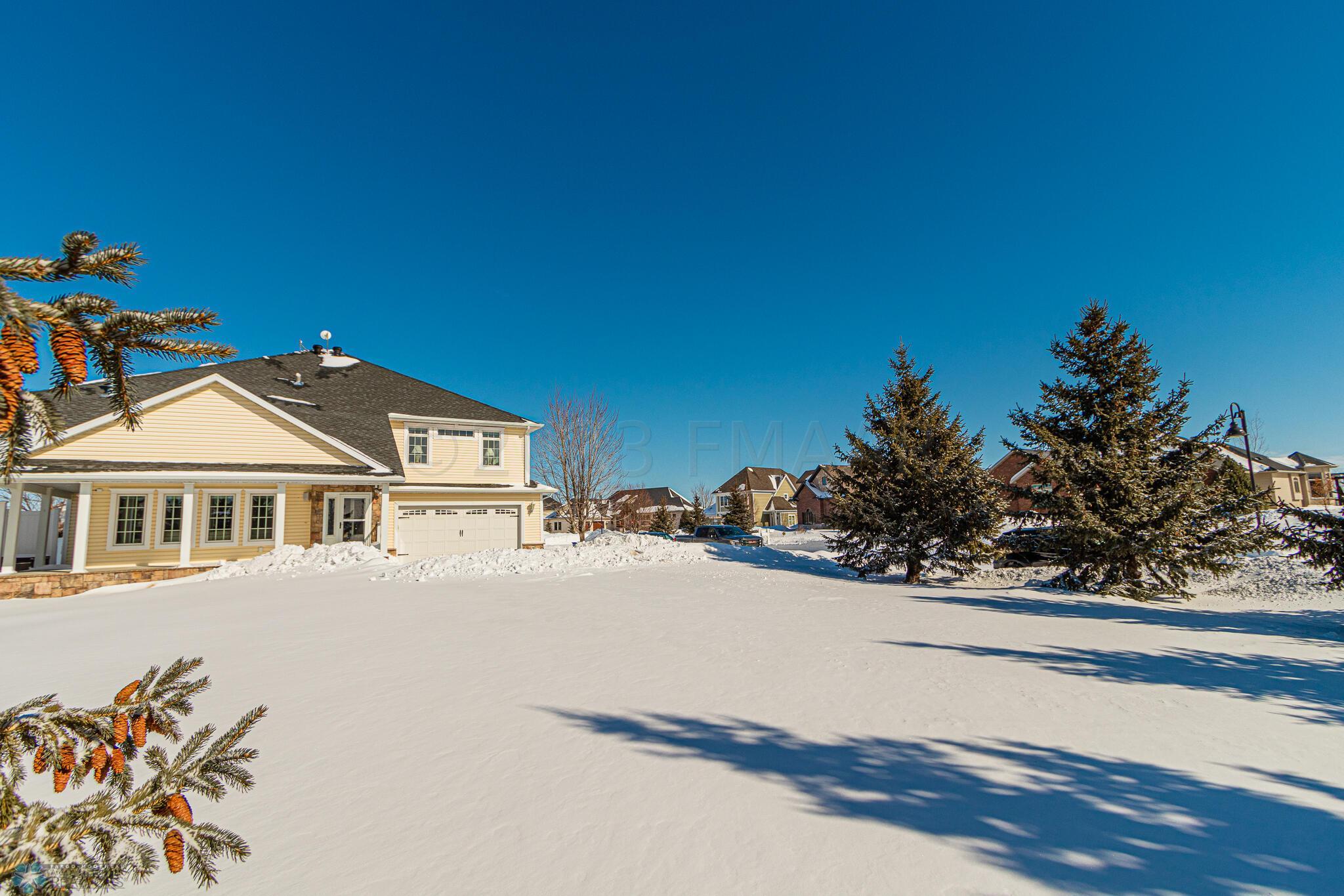 4227 CLUBHOUSE Drive S, Fargo, ND 58104-