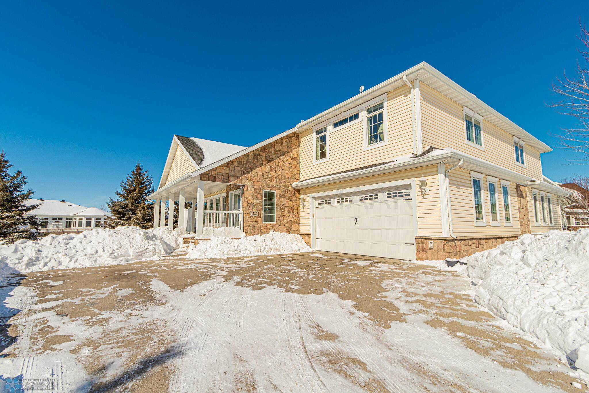 4227 CLUBHOUSE Drive S, Fargo, ND 58104-