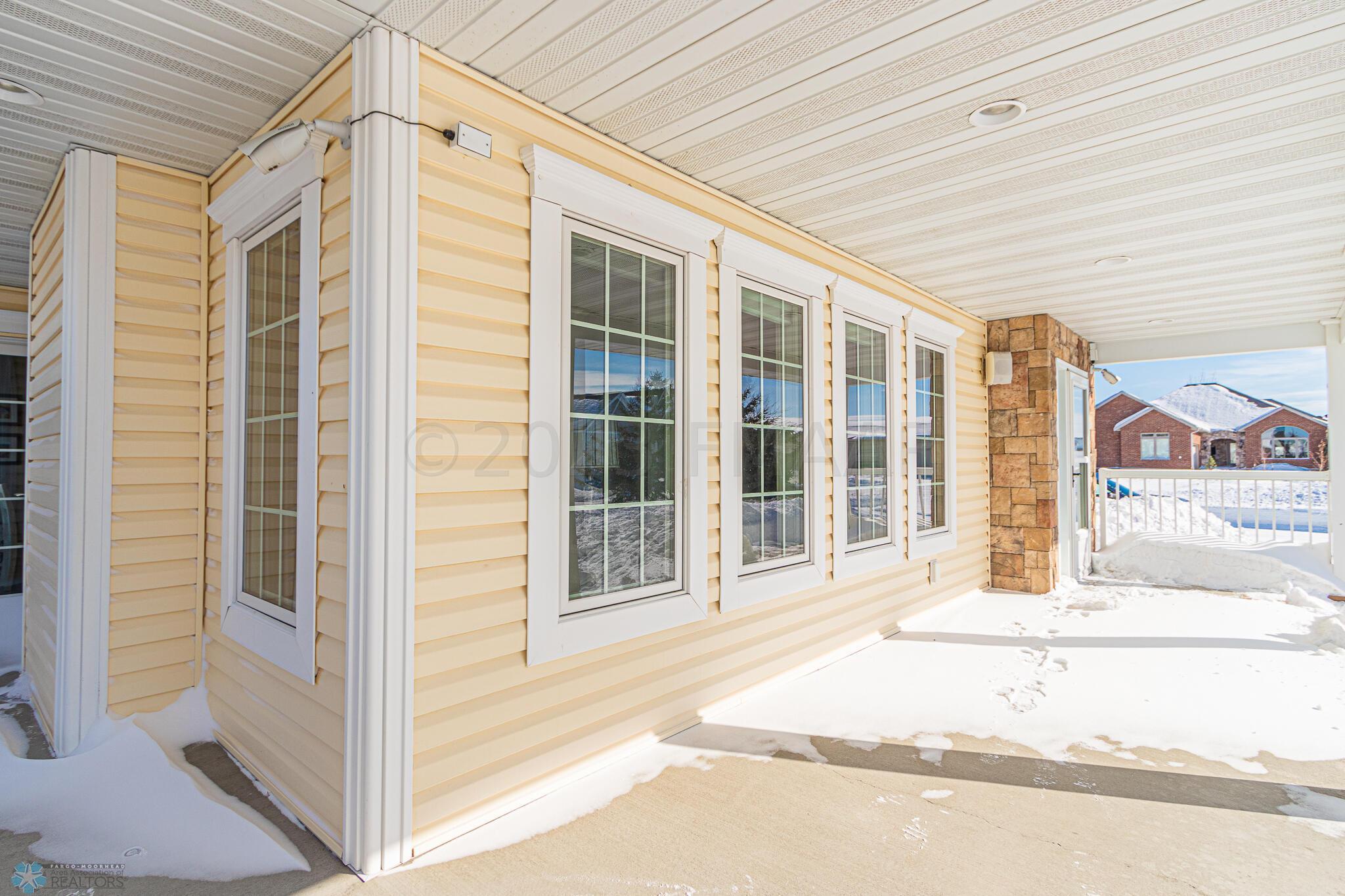 4227 CLUBHOUSE Drive S, Fargo, ND 58104-