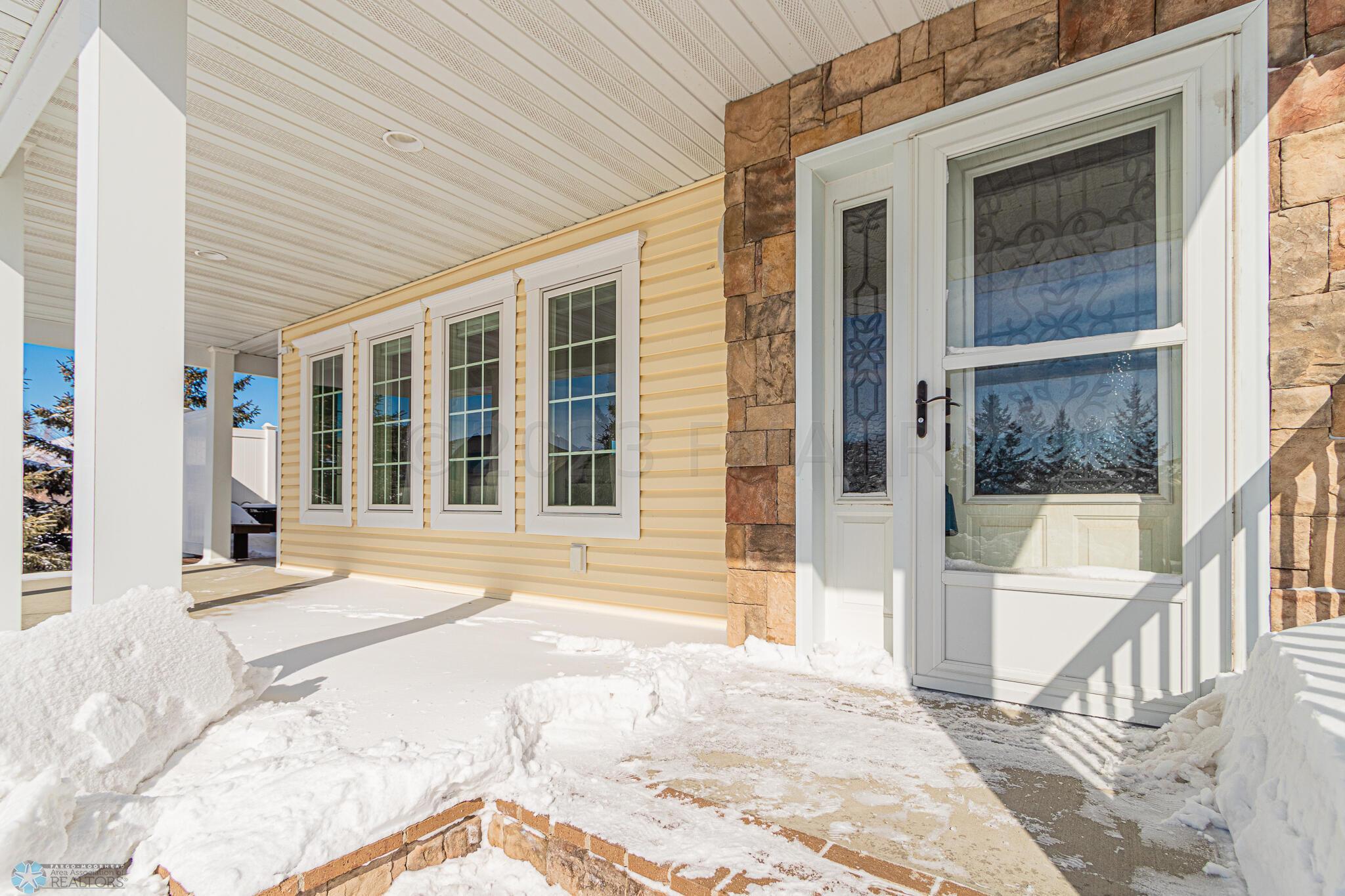 4227 CLUBHOUSE Drive S, Fargo, ND 58104-