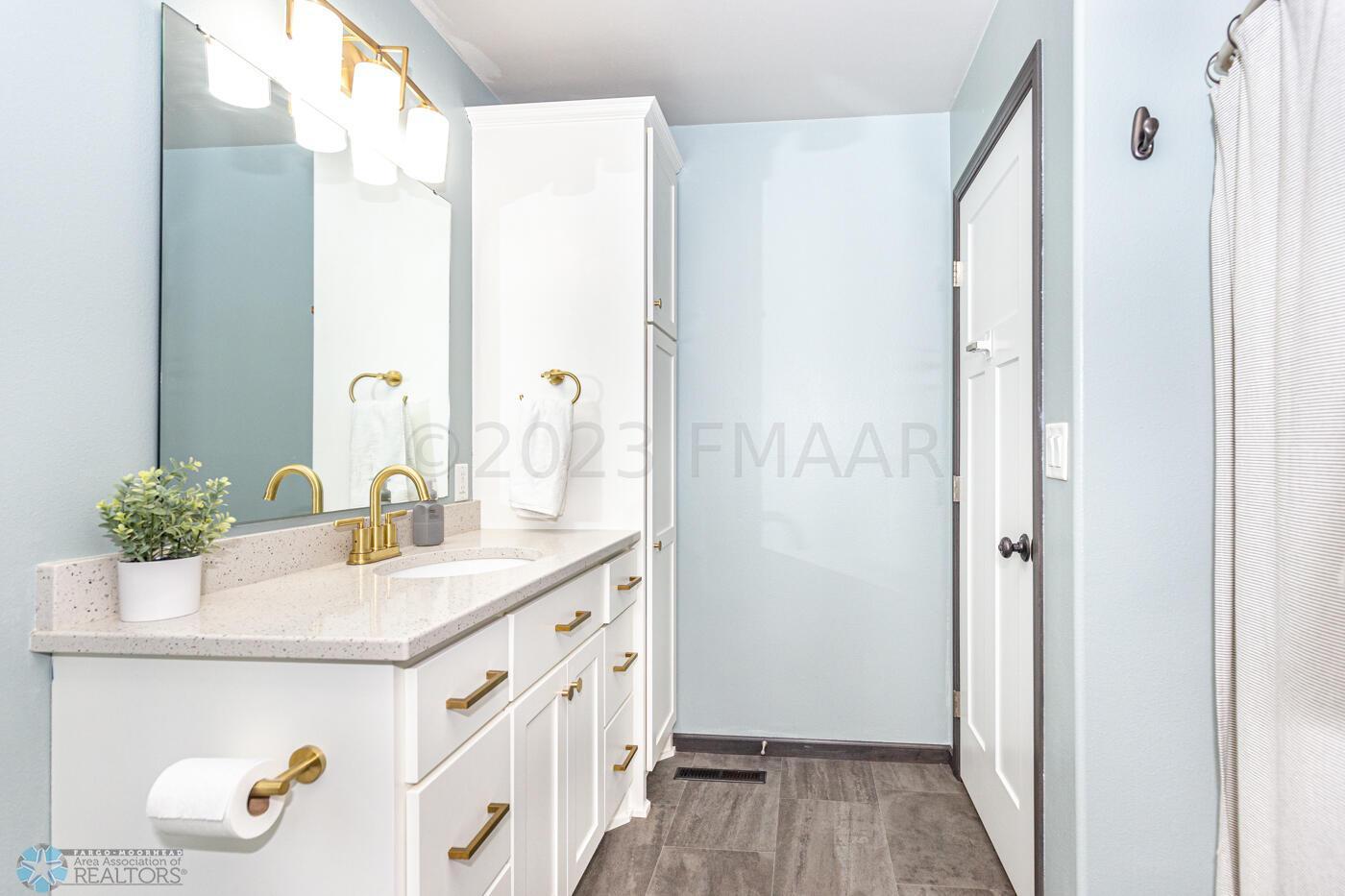 Upper bath