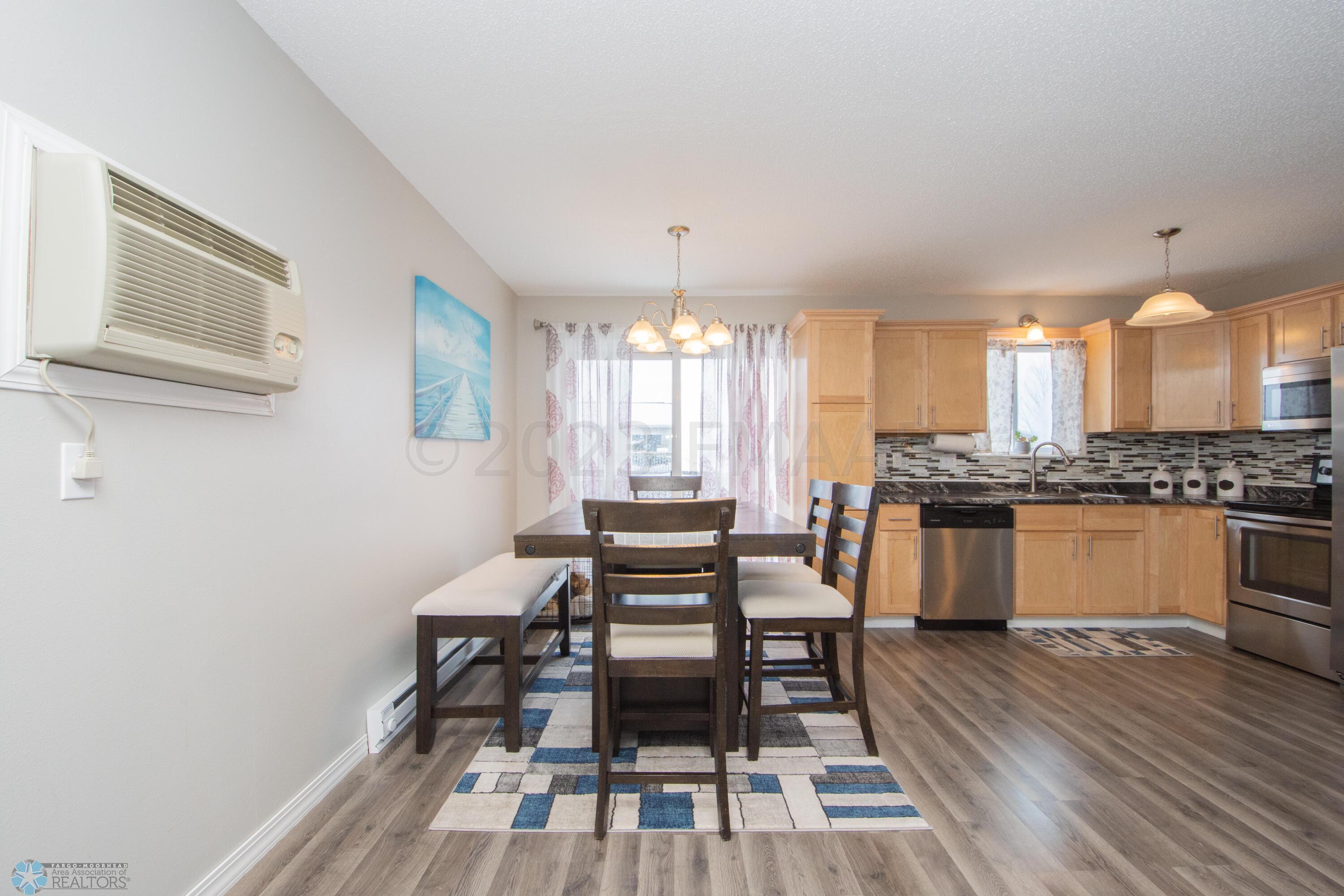 Kitchen/Dining