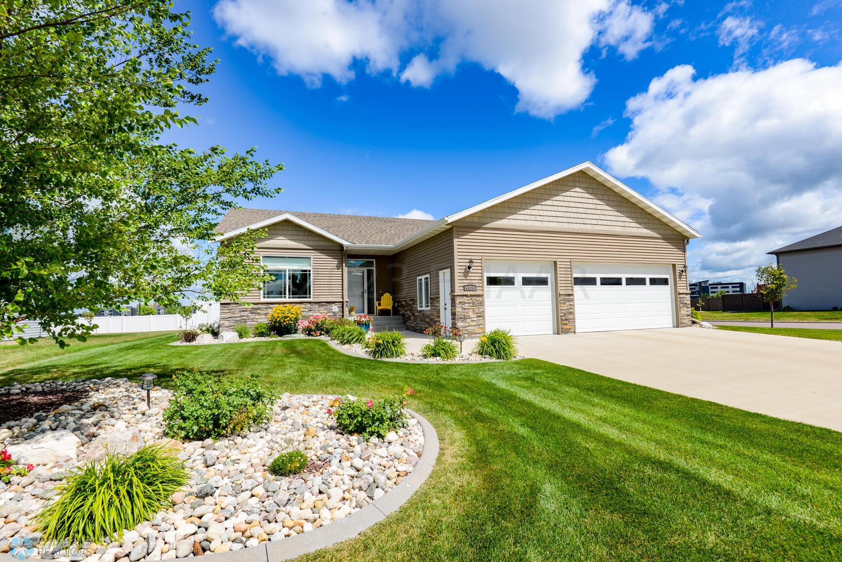 Front Yard/Exterior