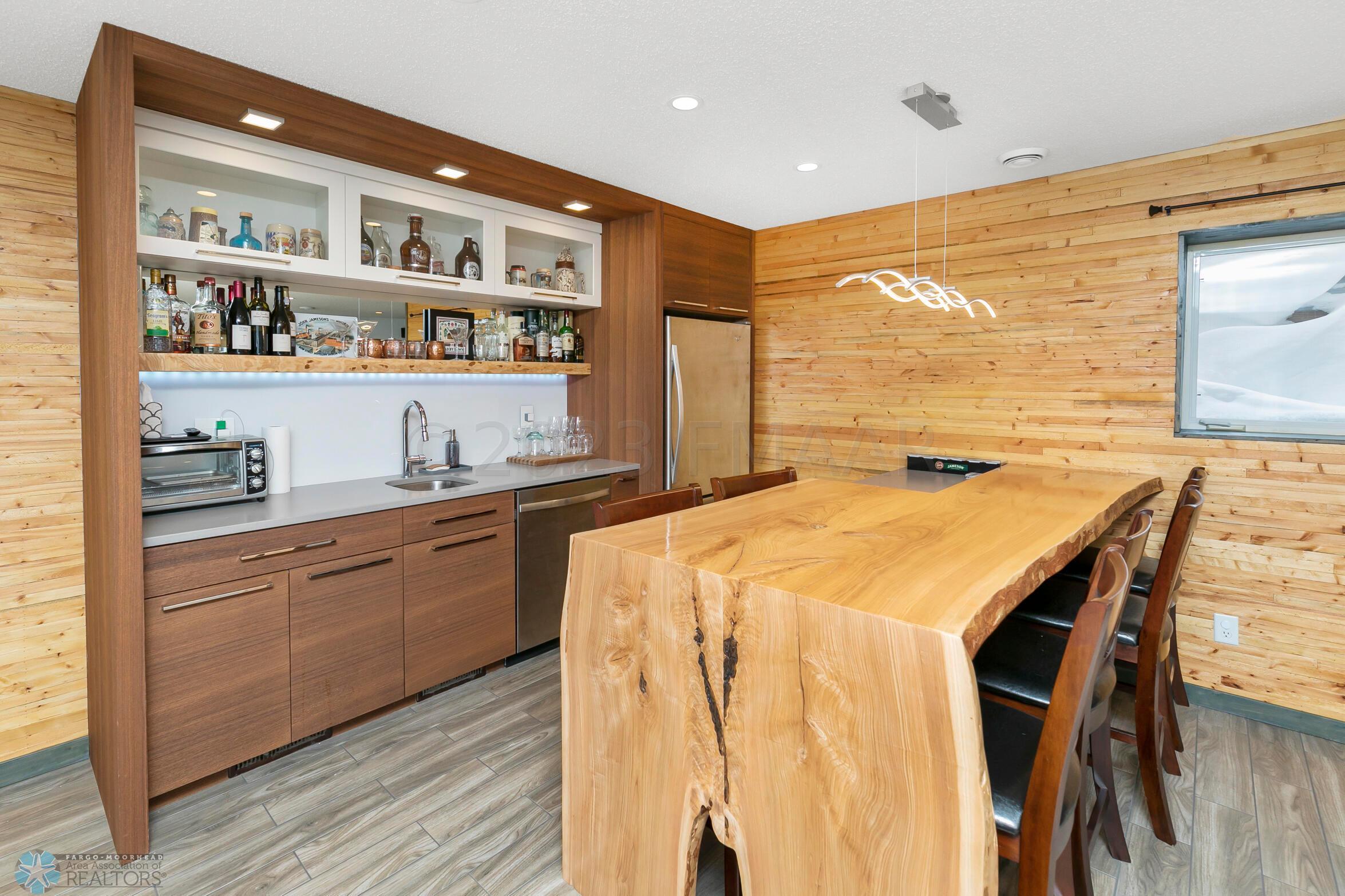 Full Wet Bar