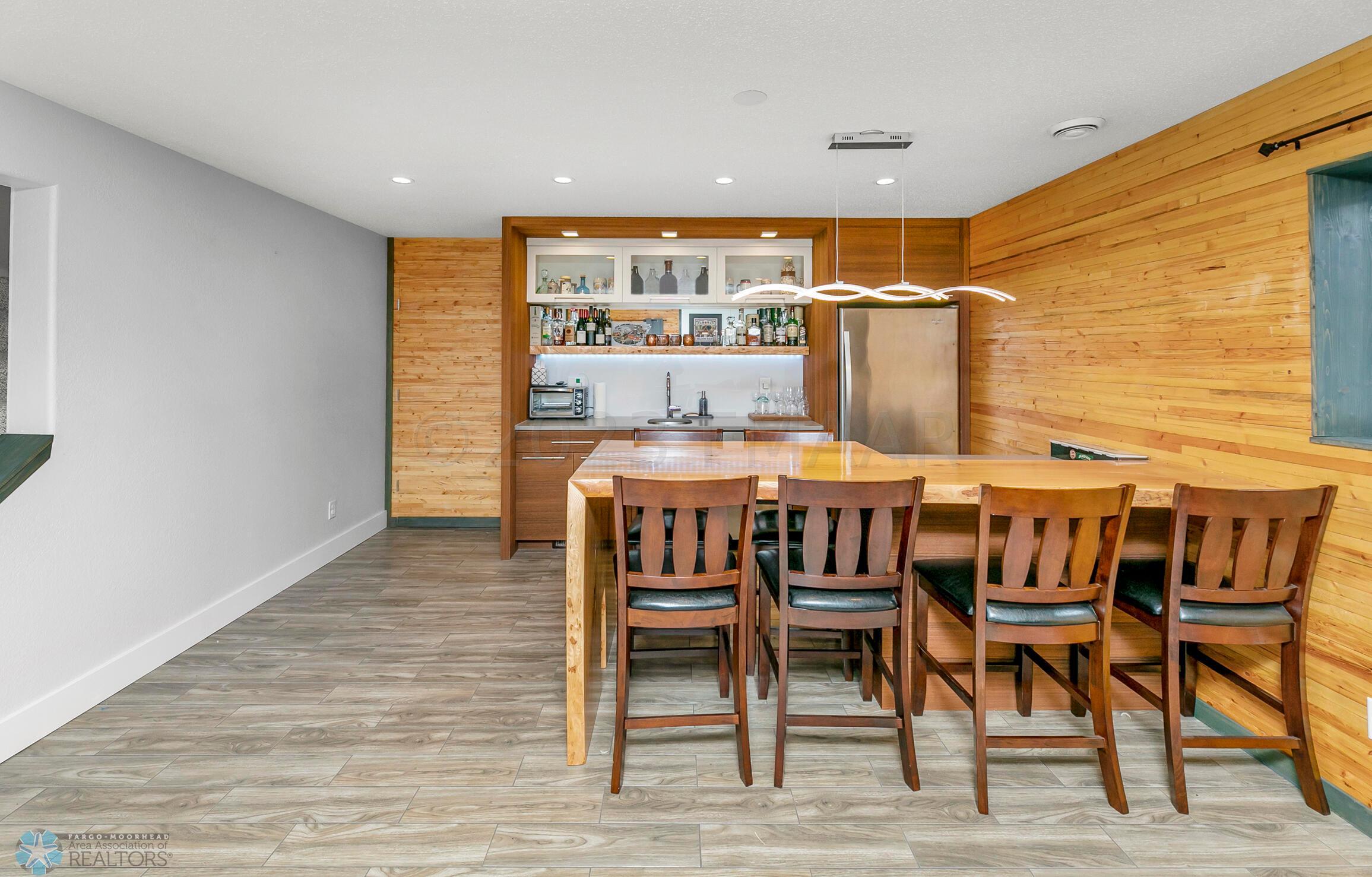Full Wet Bar