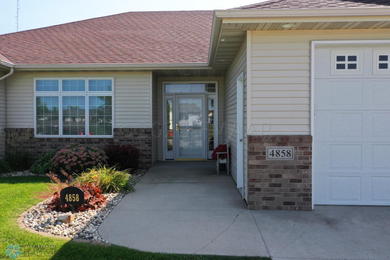 Hommati.com-4858_Abby_Way_MN-09-13-2022-