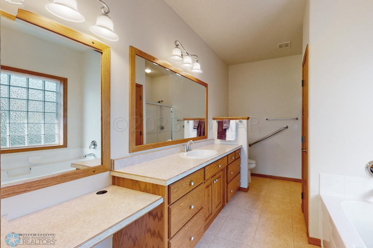 Hommati.com-4858_Abby_Way_MN-09-13-2022-