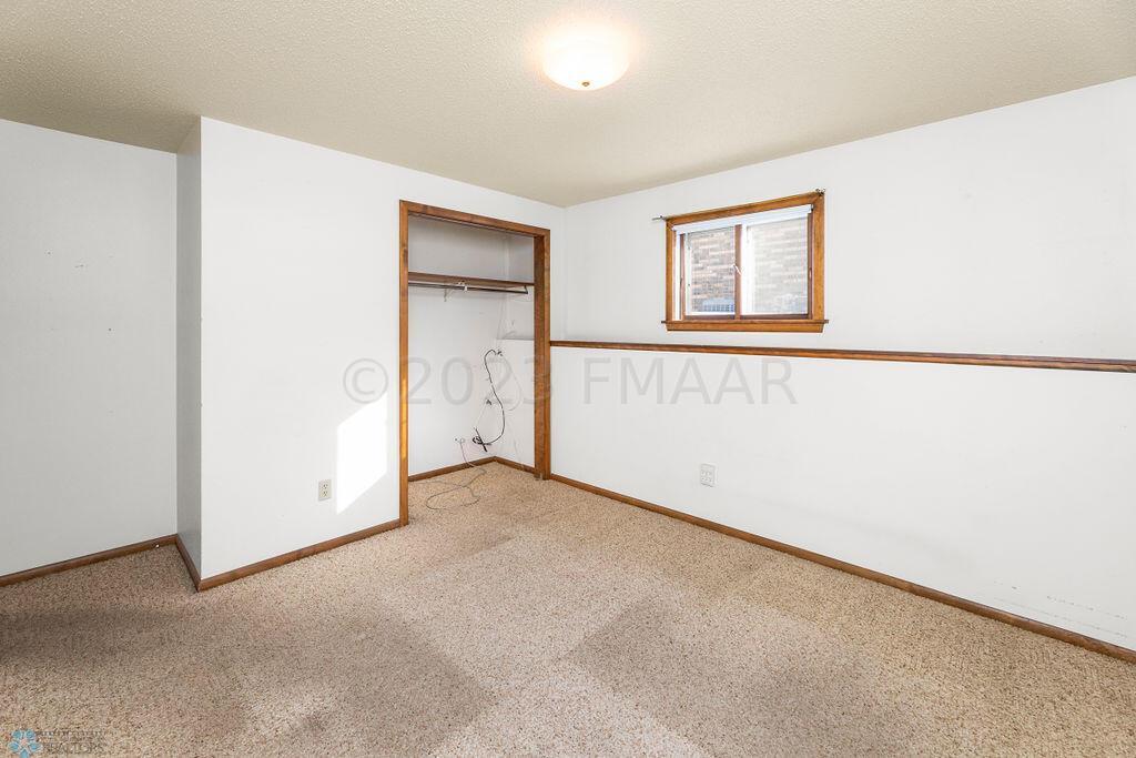 Bedroom 3 - view 2