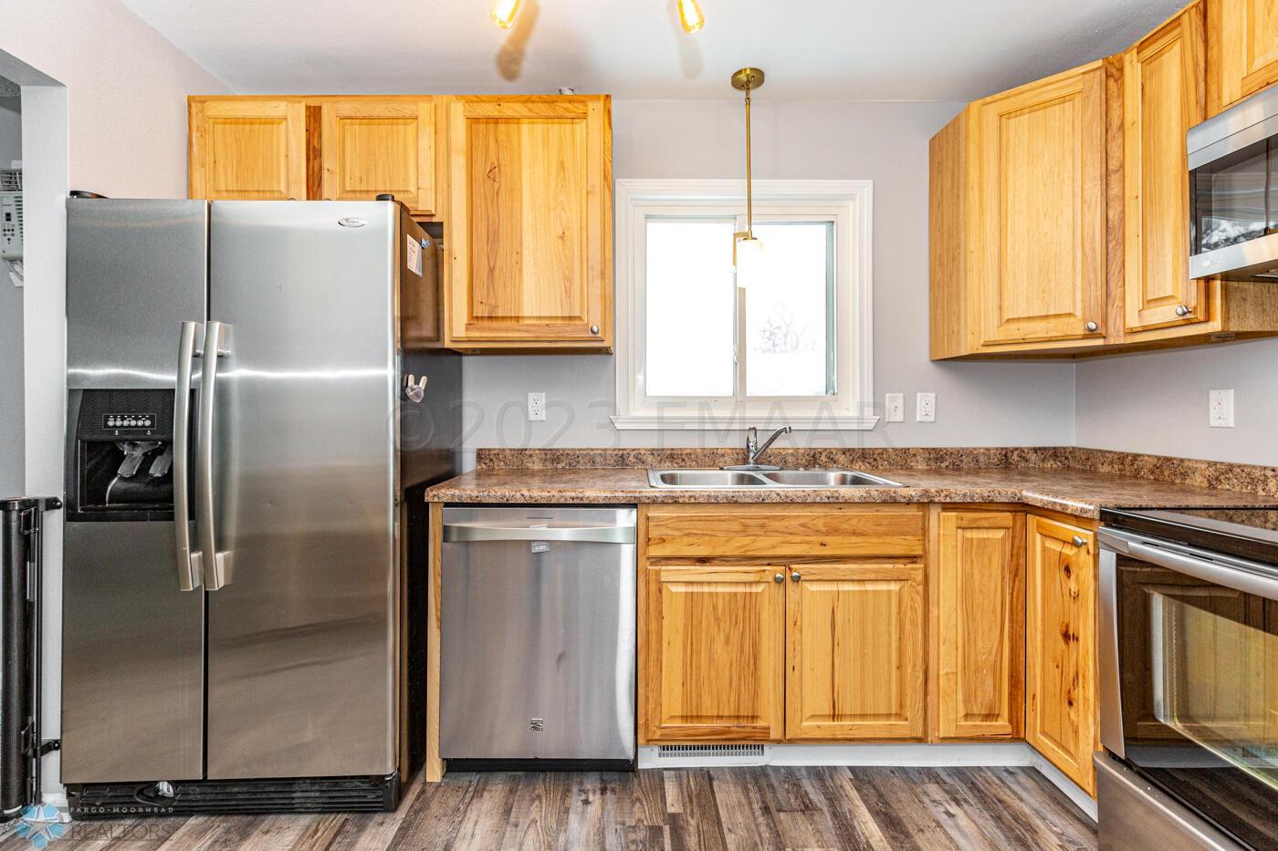 Eat-in Kitchen