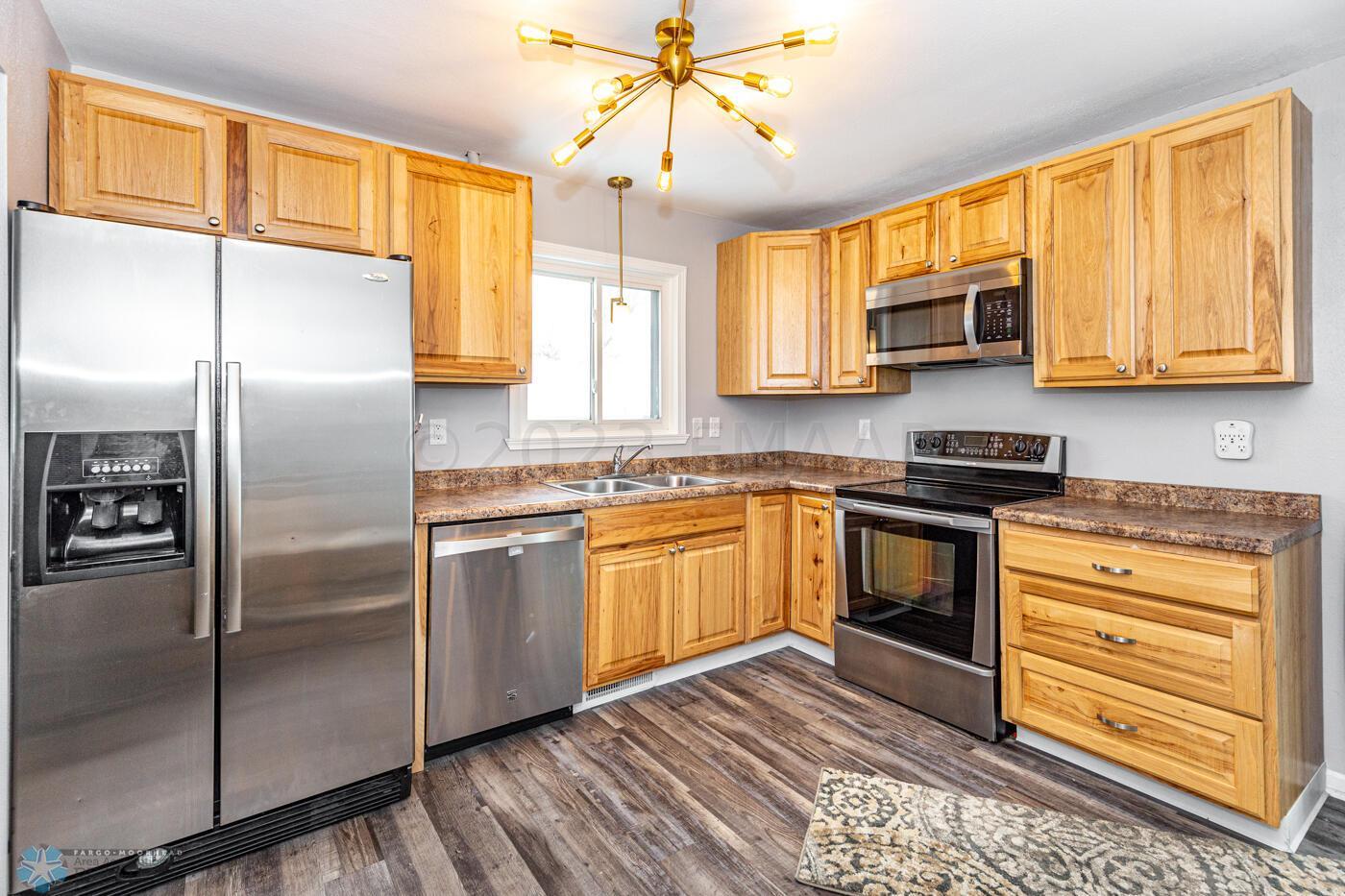 Eat-in Kitchen