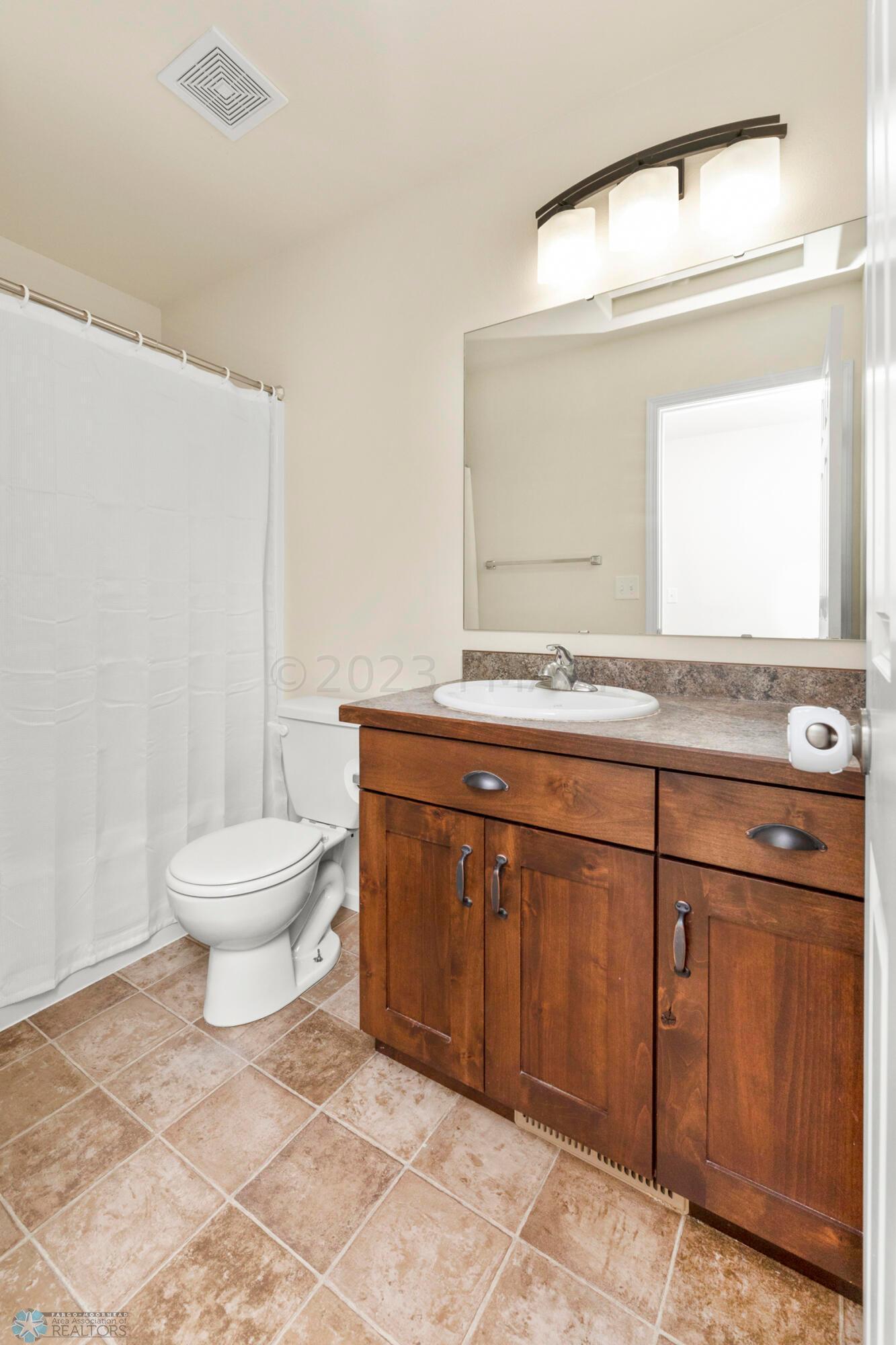 Guest Bath 1