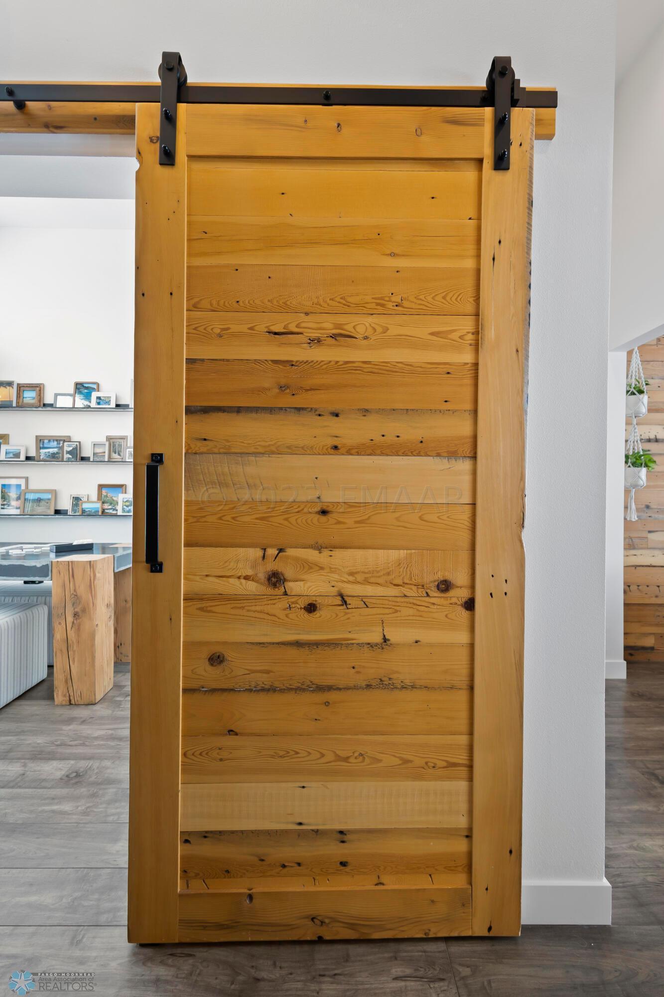 Sliding Door