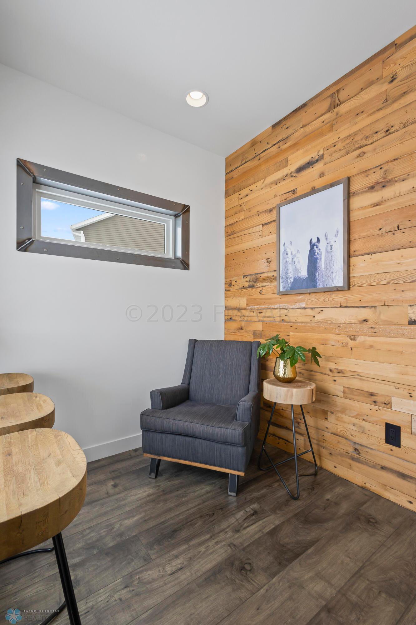 Bonus/ coffee / office / meditation room