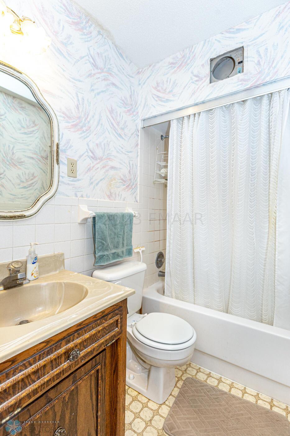 Lower Full Bath