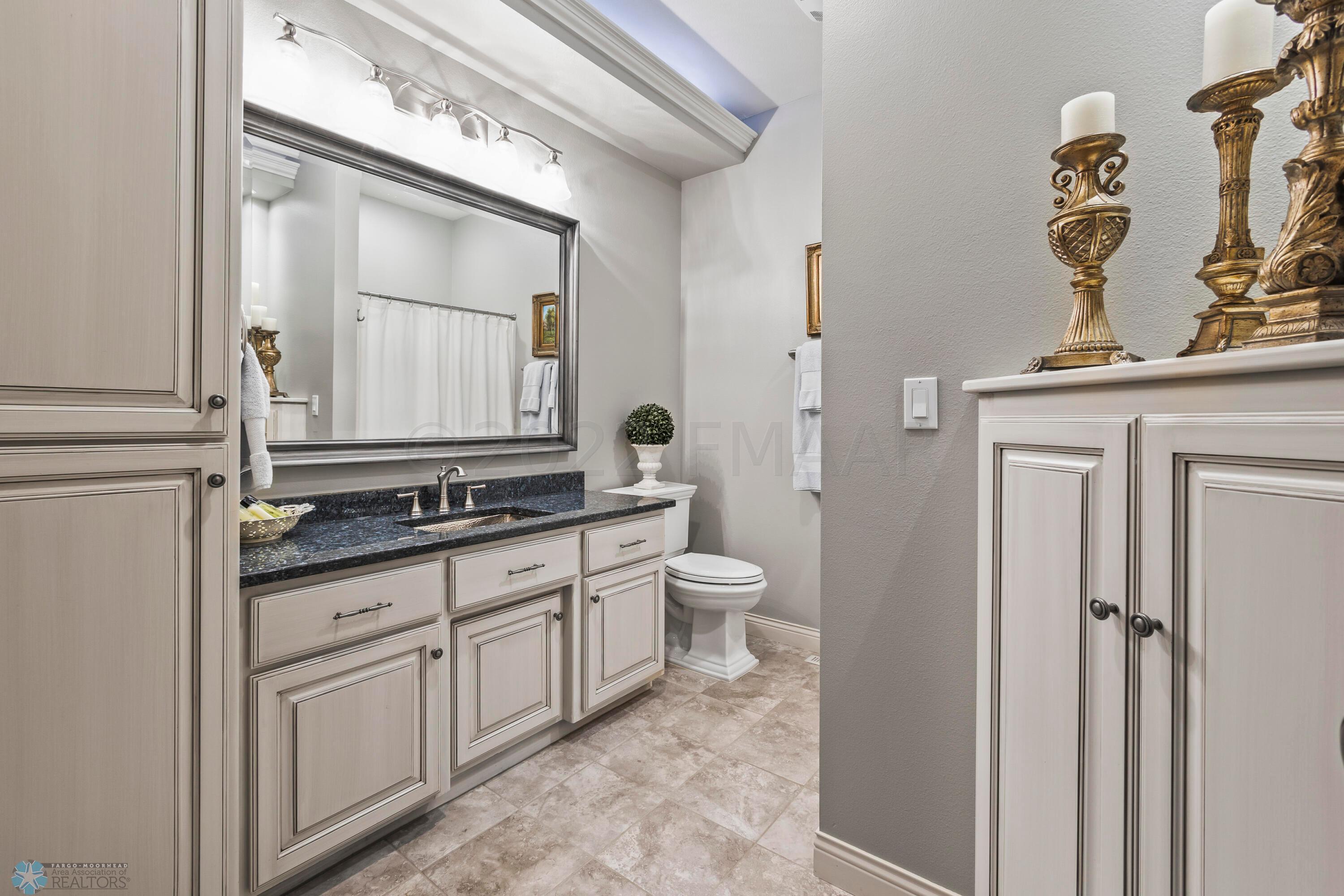 Full guest bath