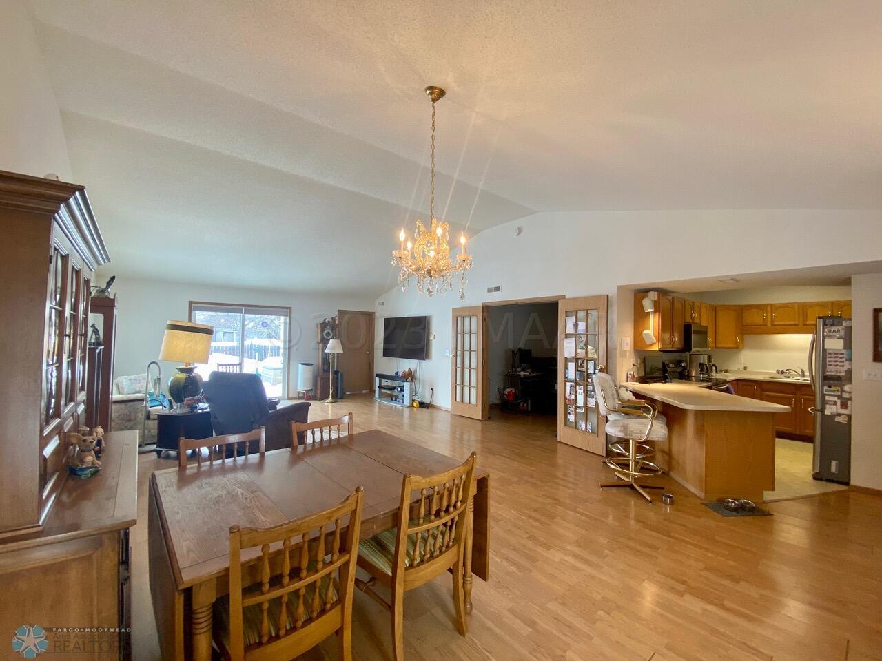 dining/kitchen/living