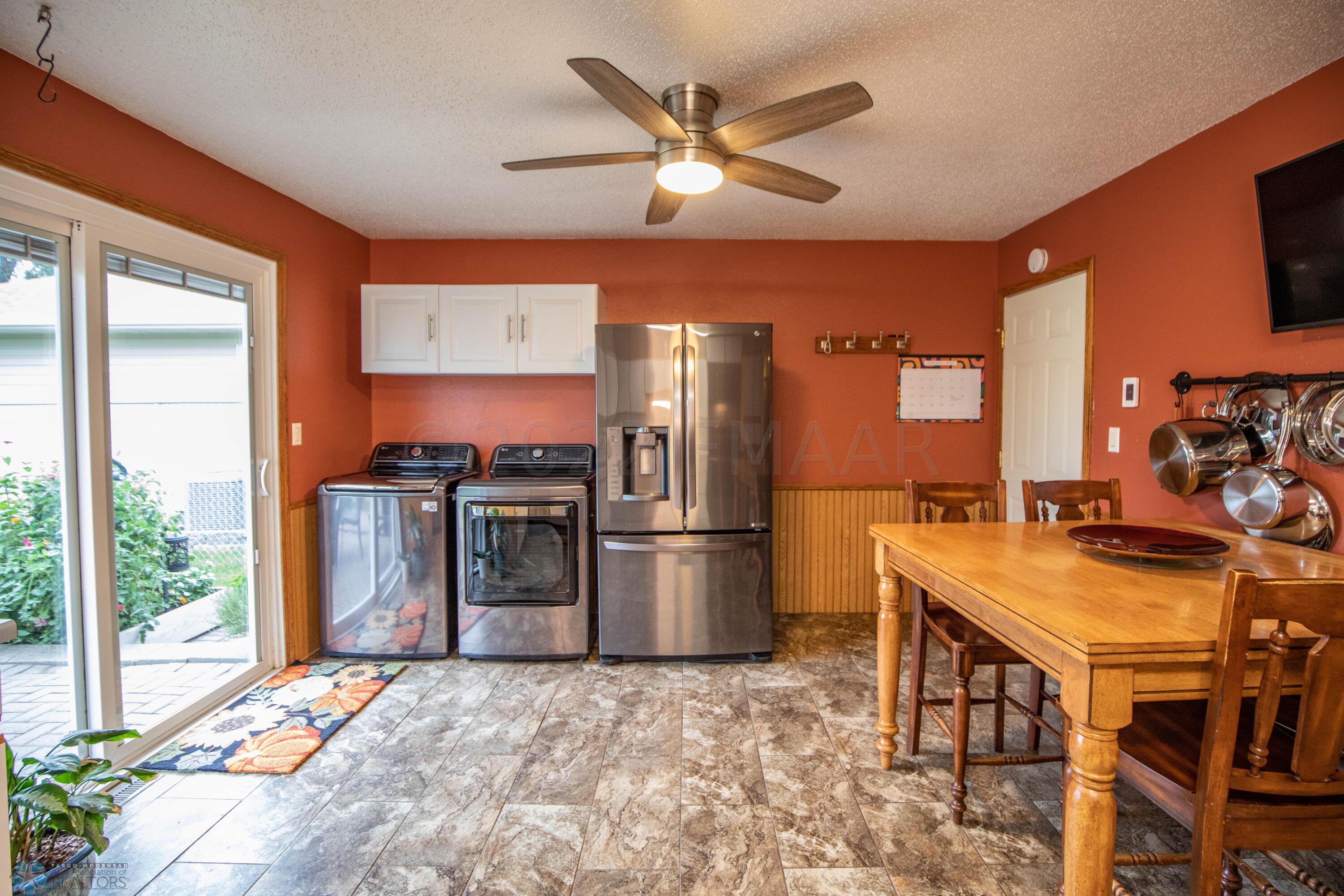 Eat-in Kitchen