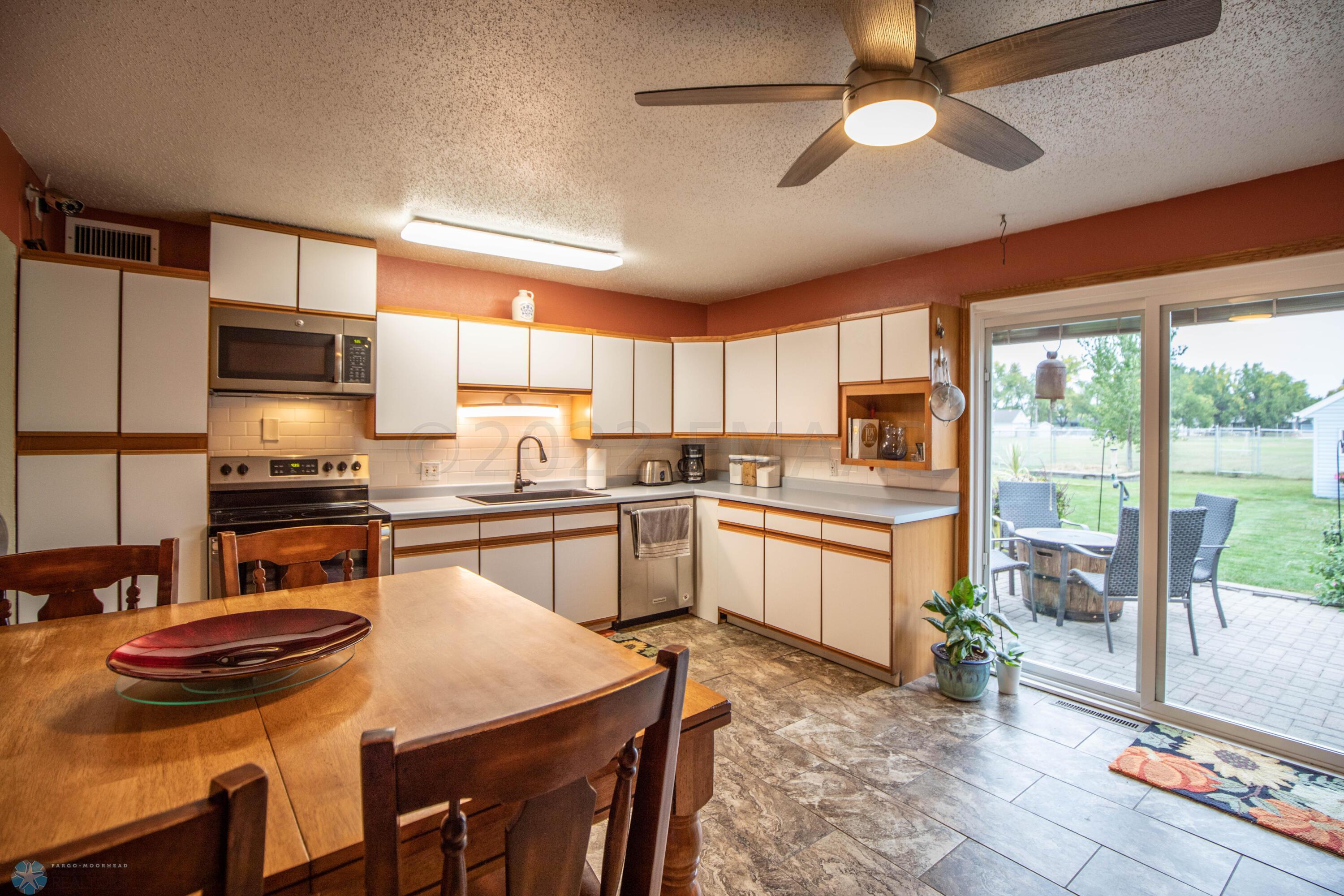 Eat-in Kitchen
