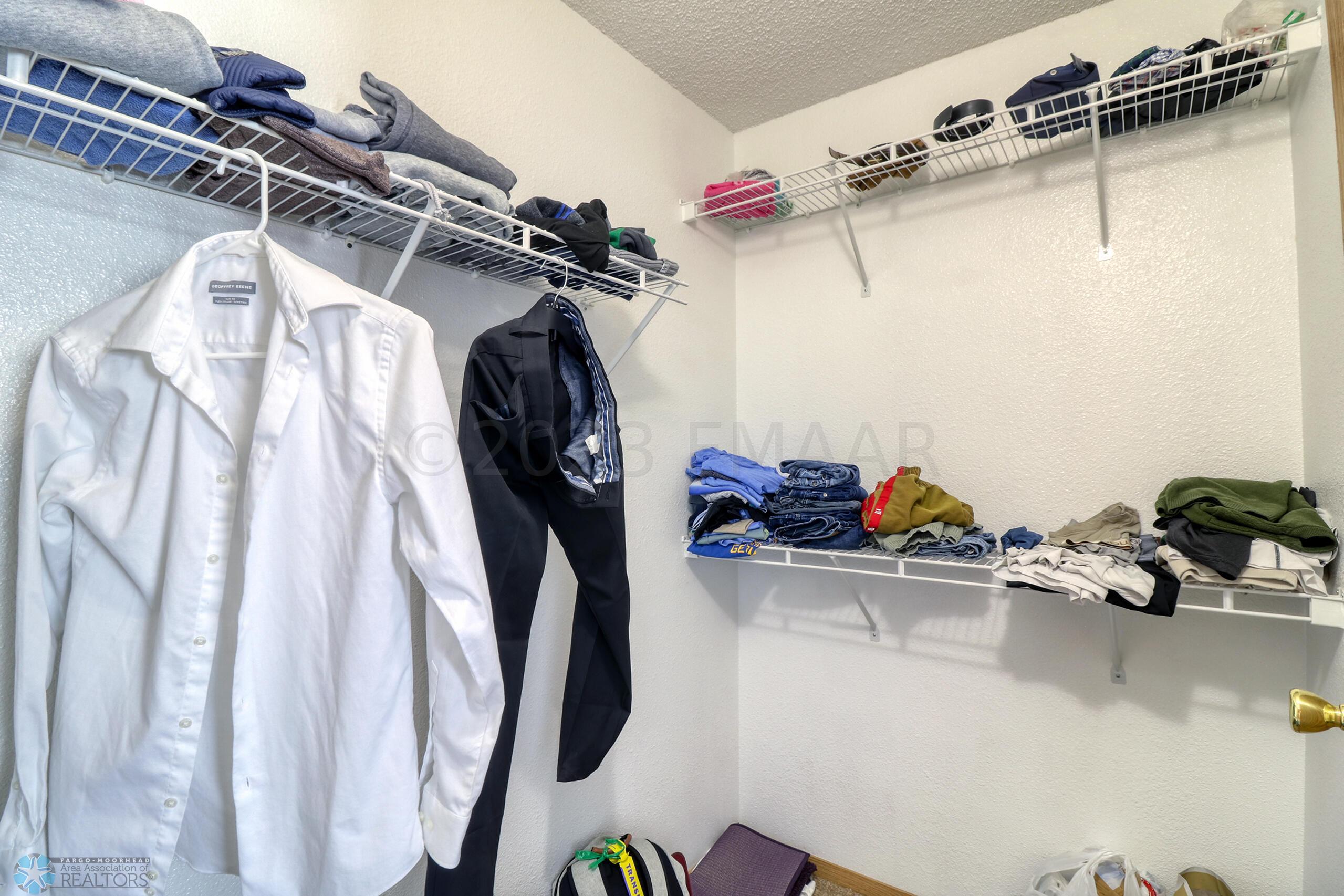 Bedroom1_closet