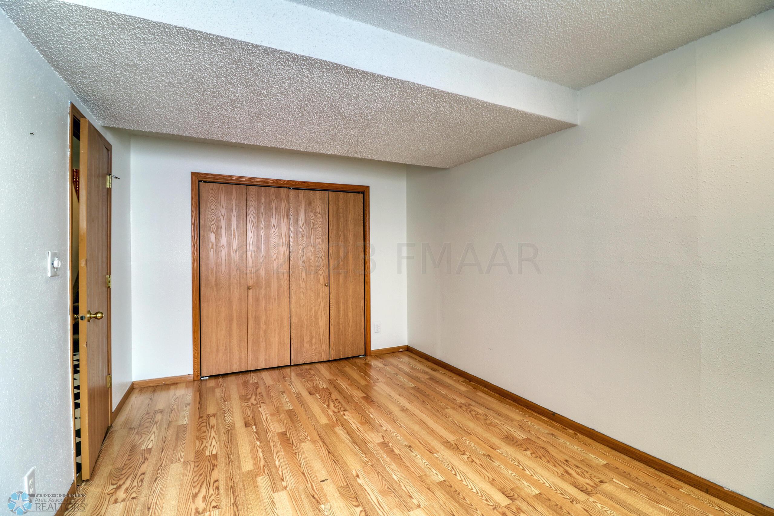 Basement Bedroom1_2