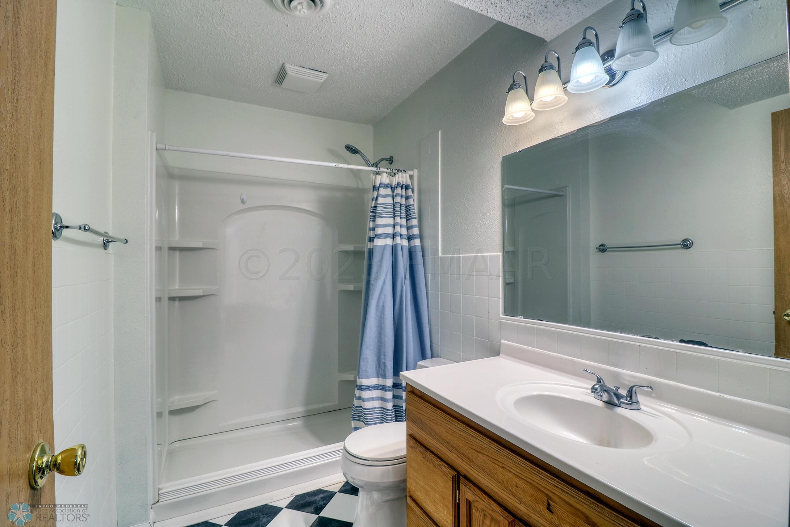Basement Bathroom1_1
