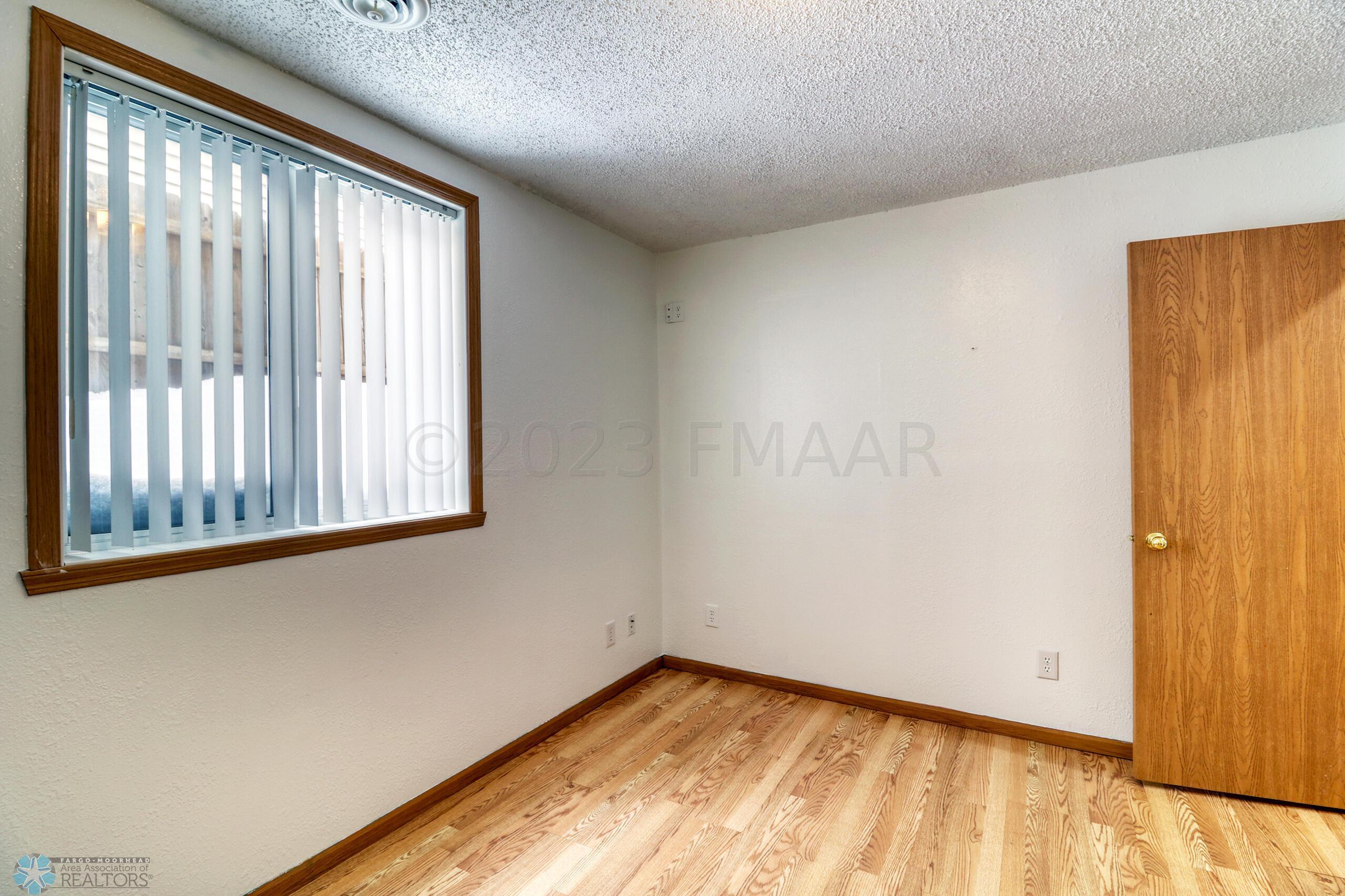 Basement Bedroom2_2