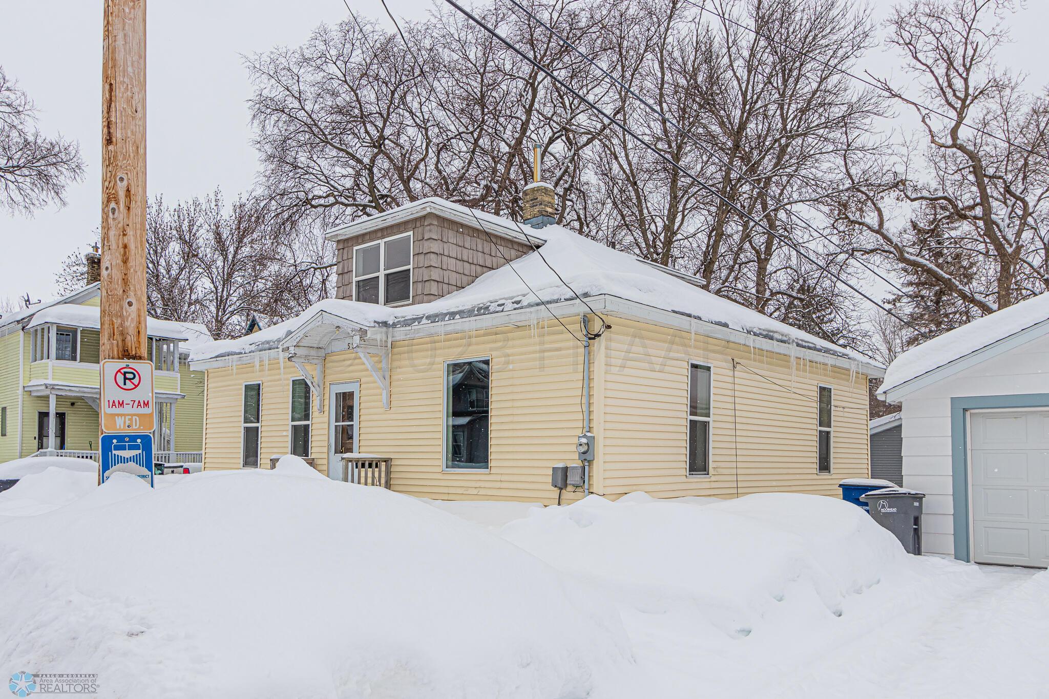 515 5th Ave South Moorhead, MN 56560-26