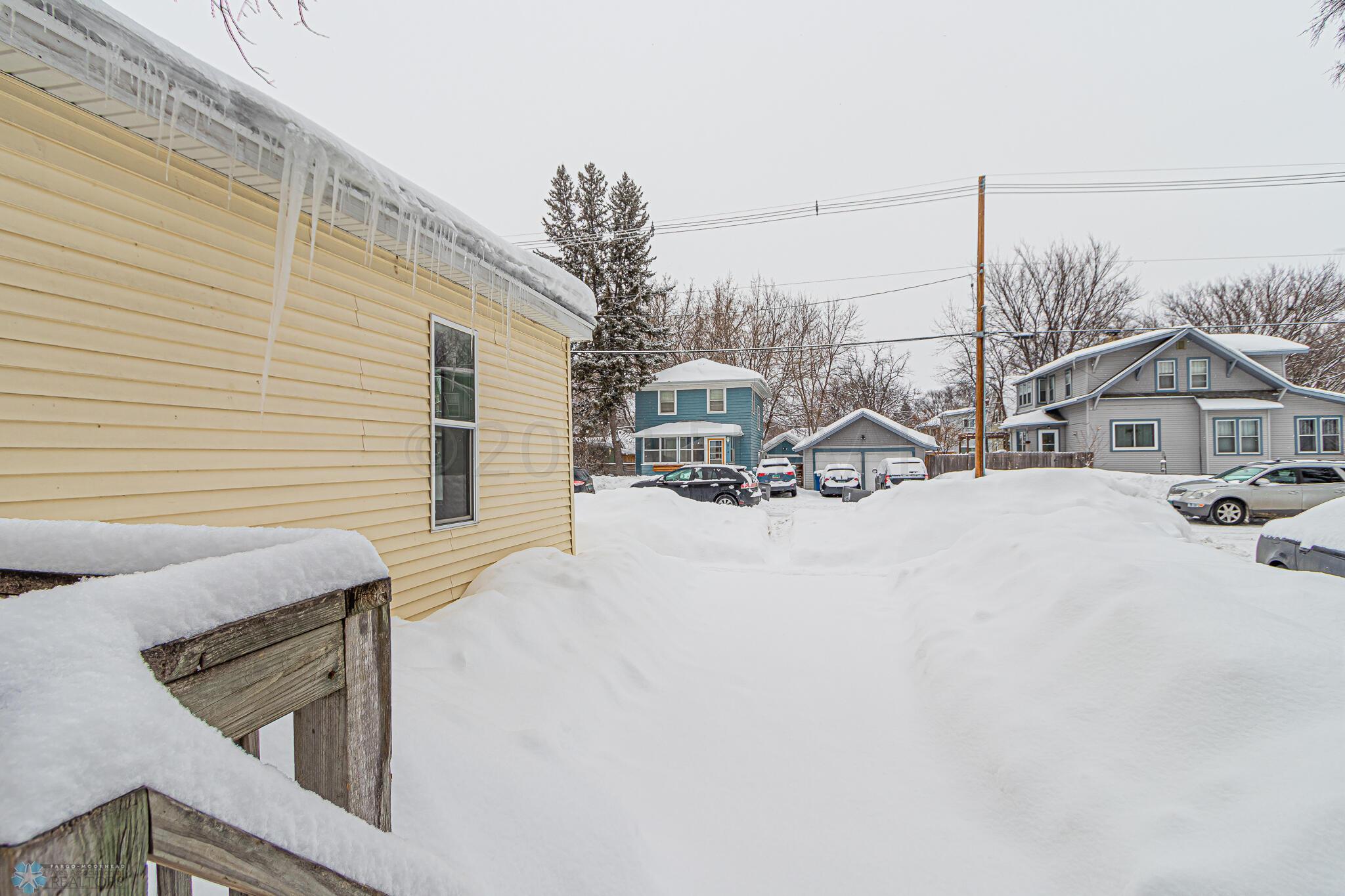 515 5th Ave South Moorhead, MN 56560-03