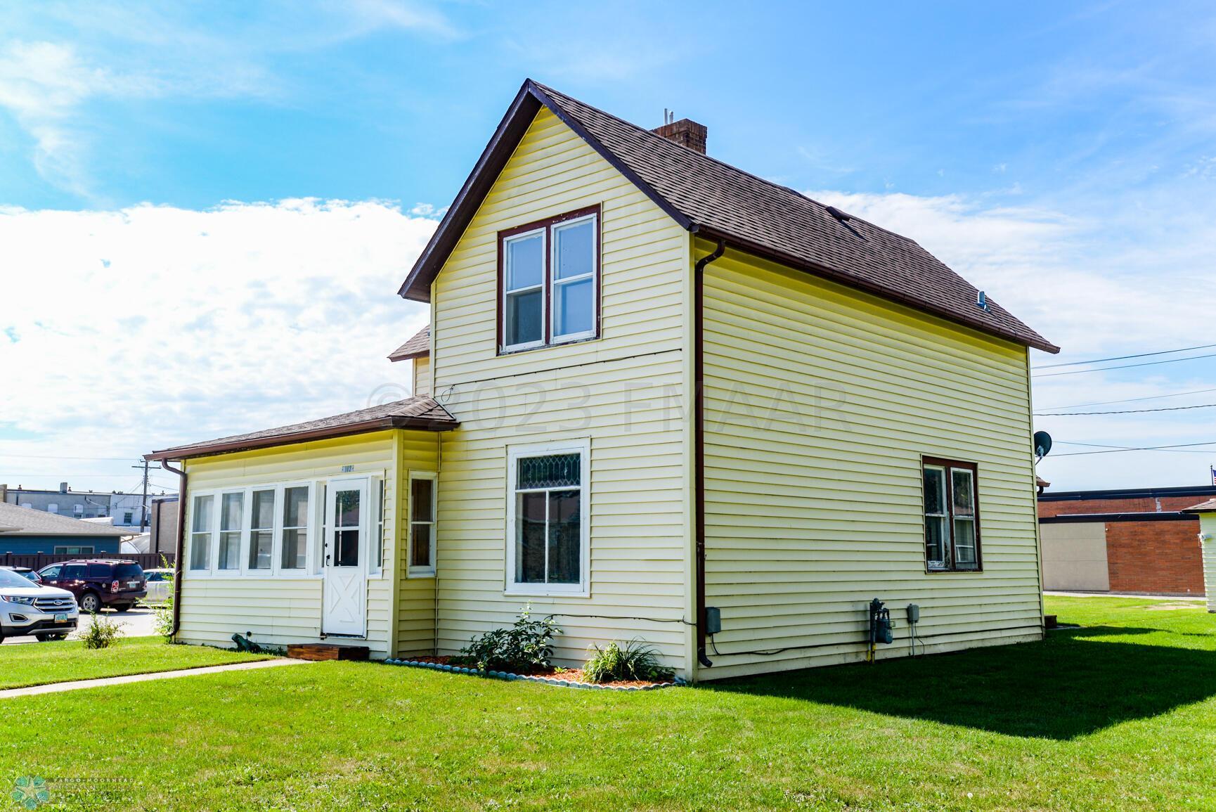 Front/Side Exterior