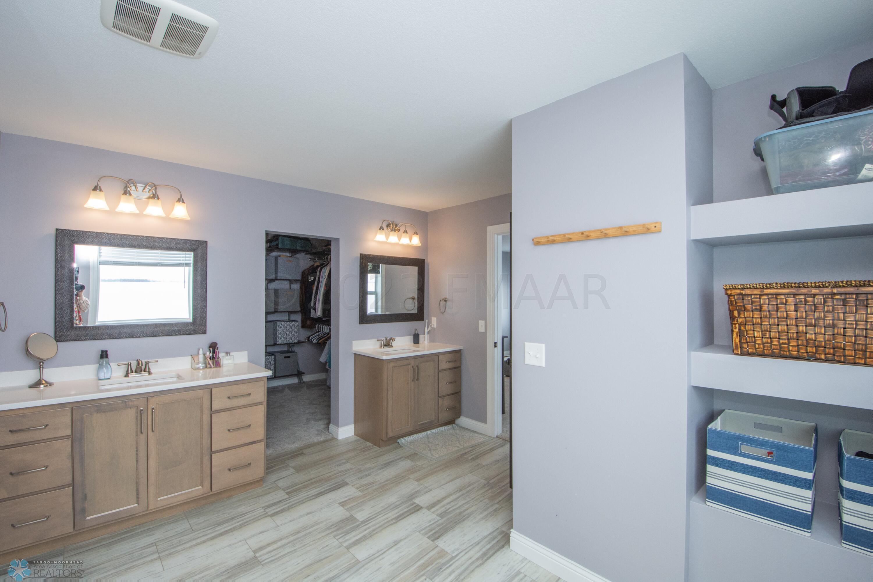 Double vanities with quartz