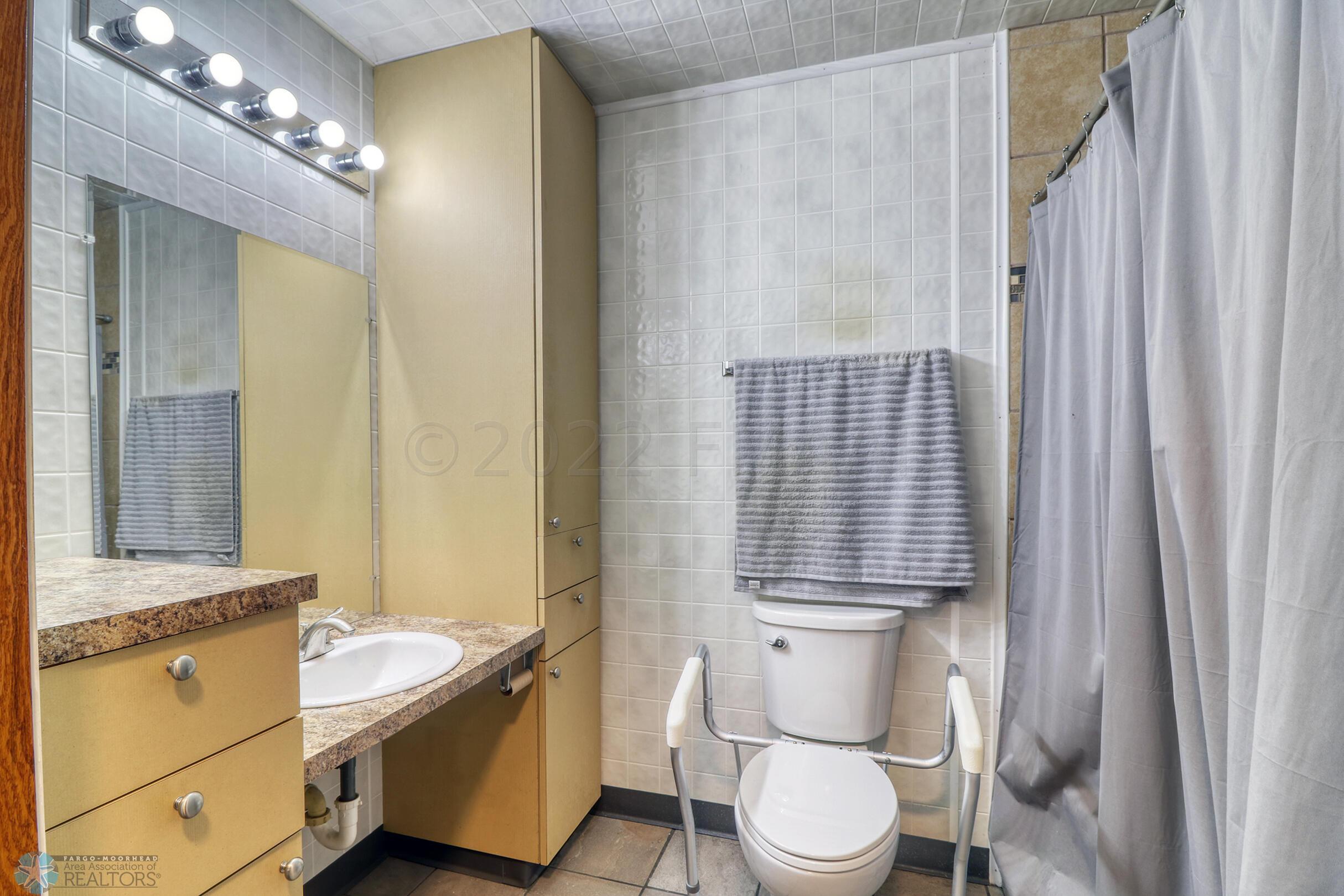 Bathroom1_1