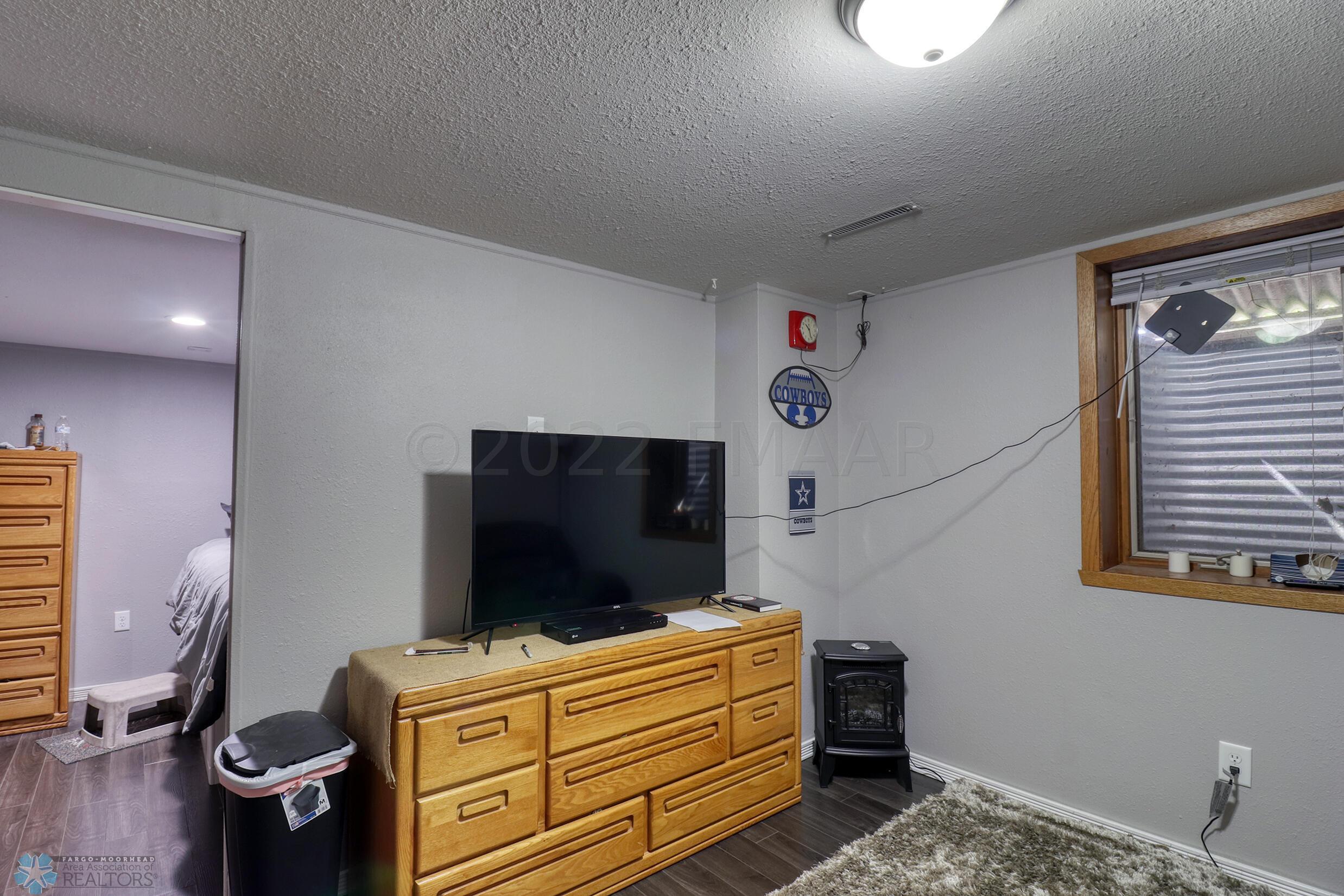 Basement Bedroom1_0