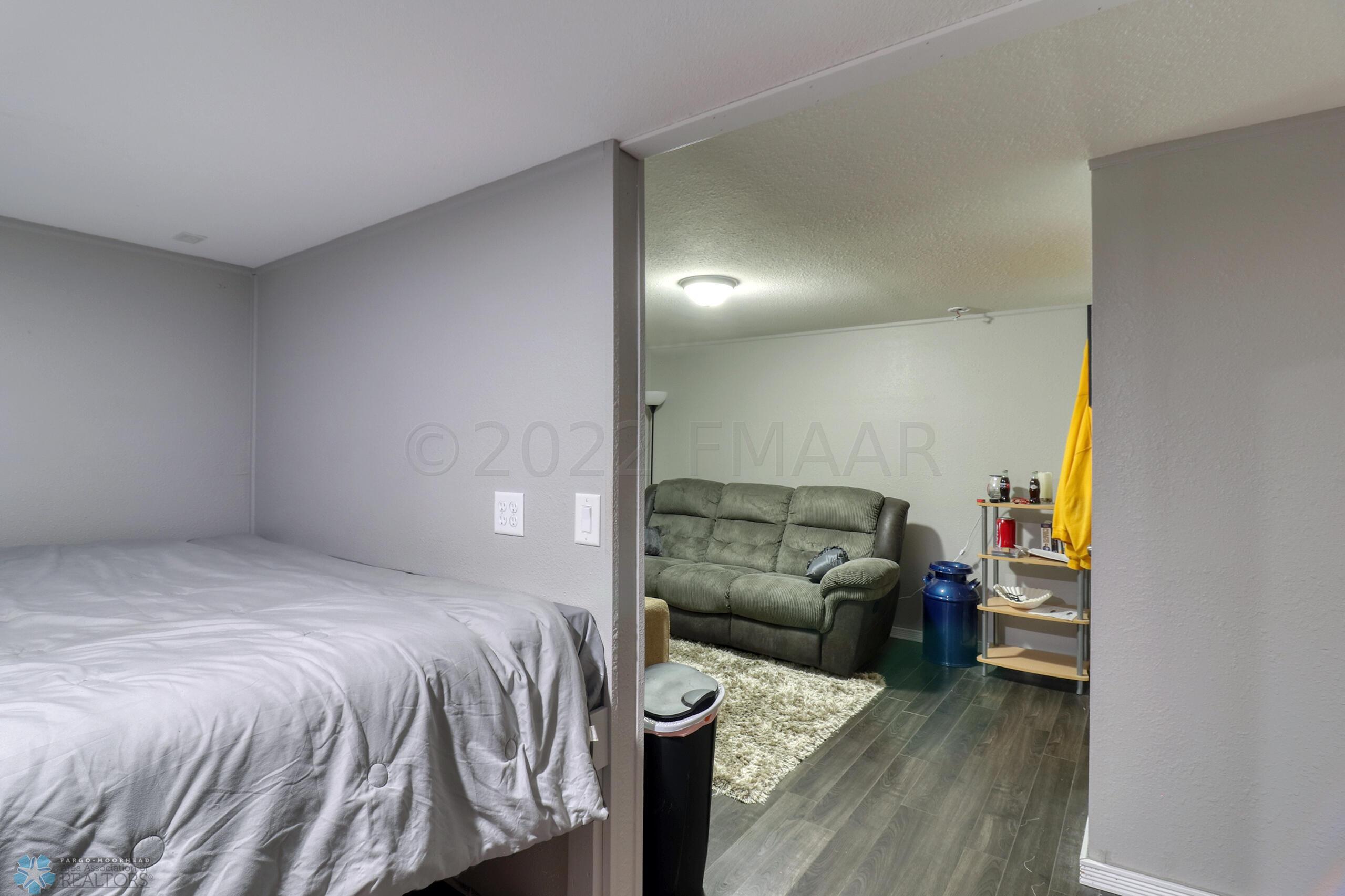Basement Bedroom1_2