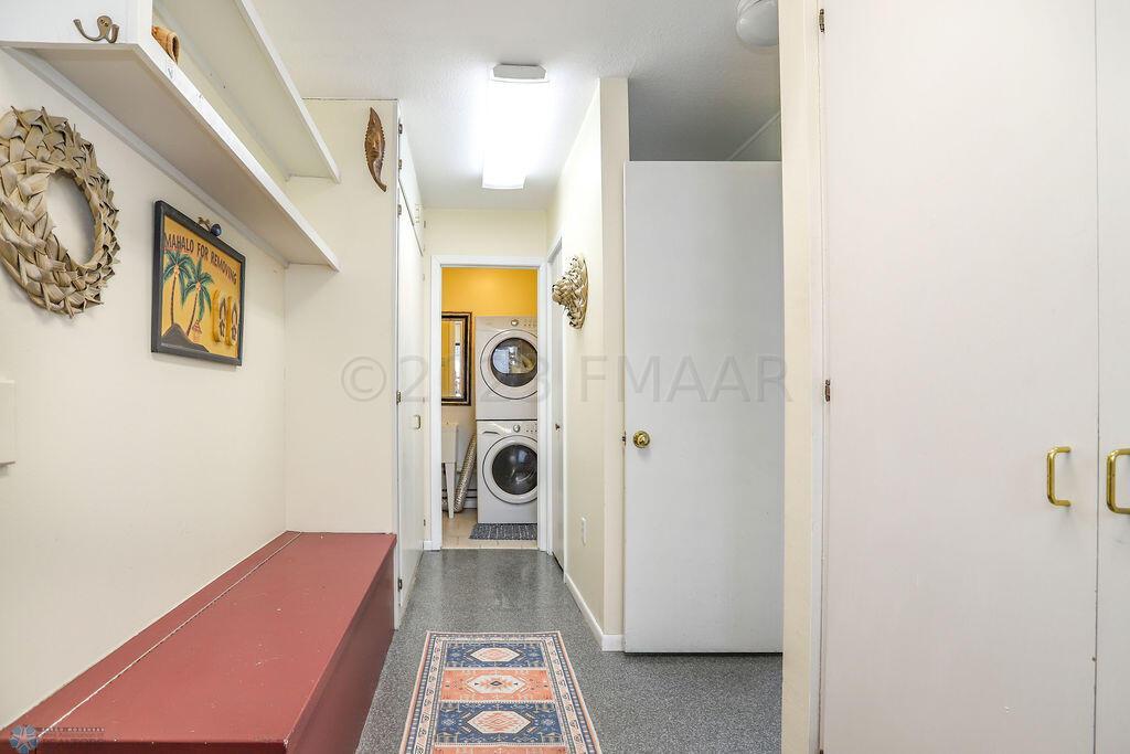 mud room/laundry