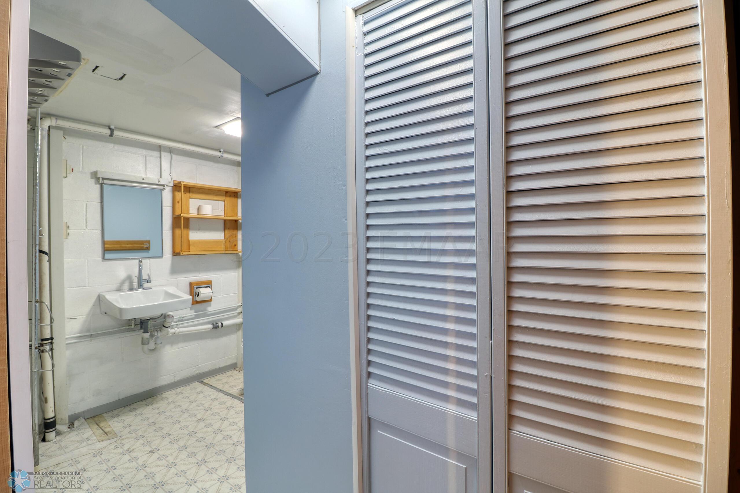 Basement Bathroom1_2