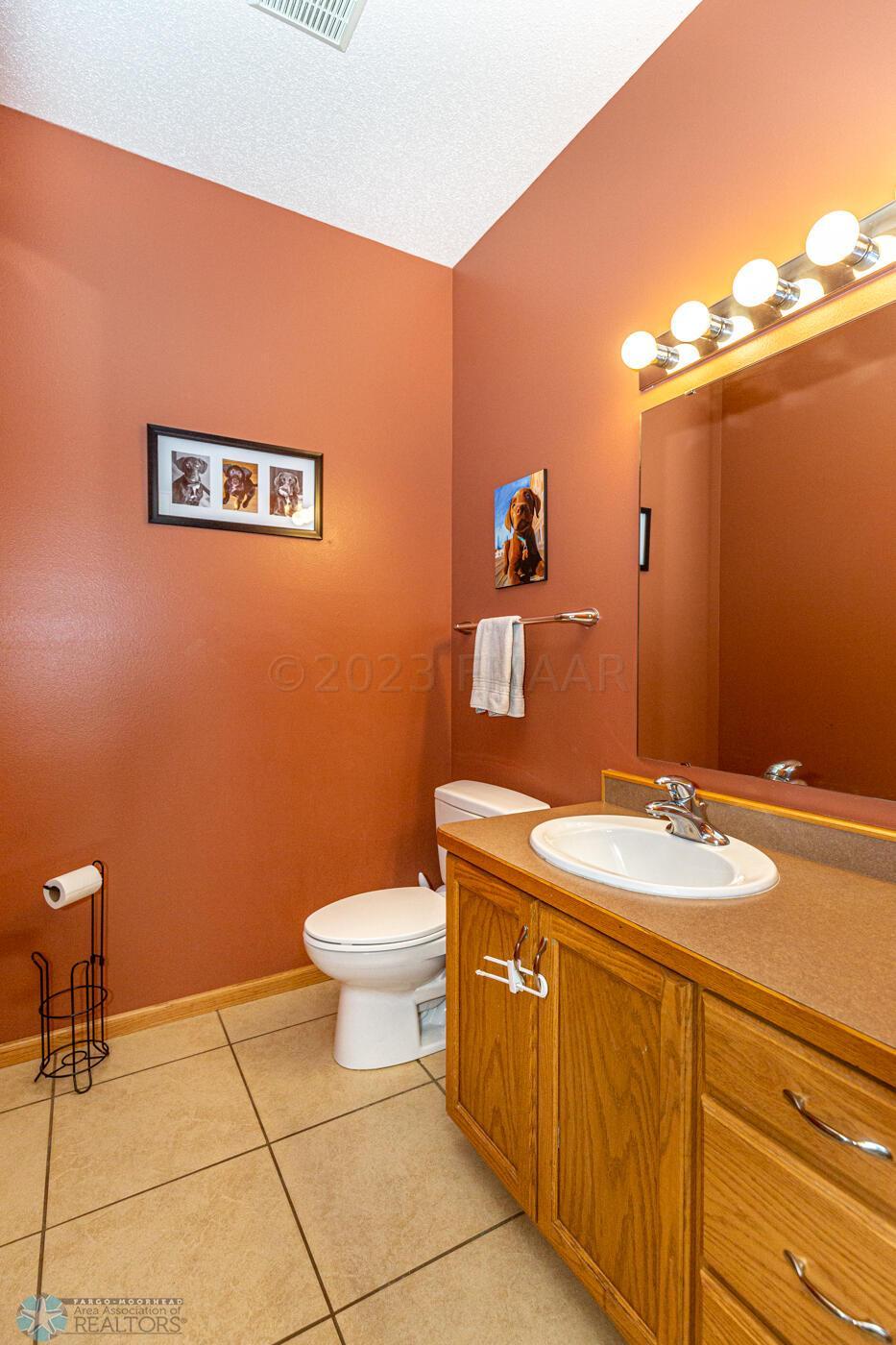 Bathroom 1/2 bath