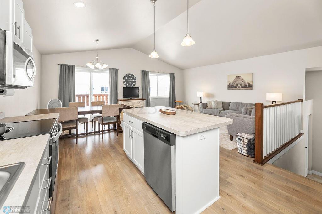 Upper Level LR, Kitchen, Dining
