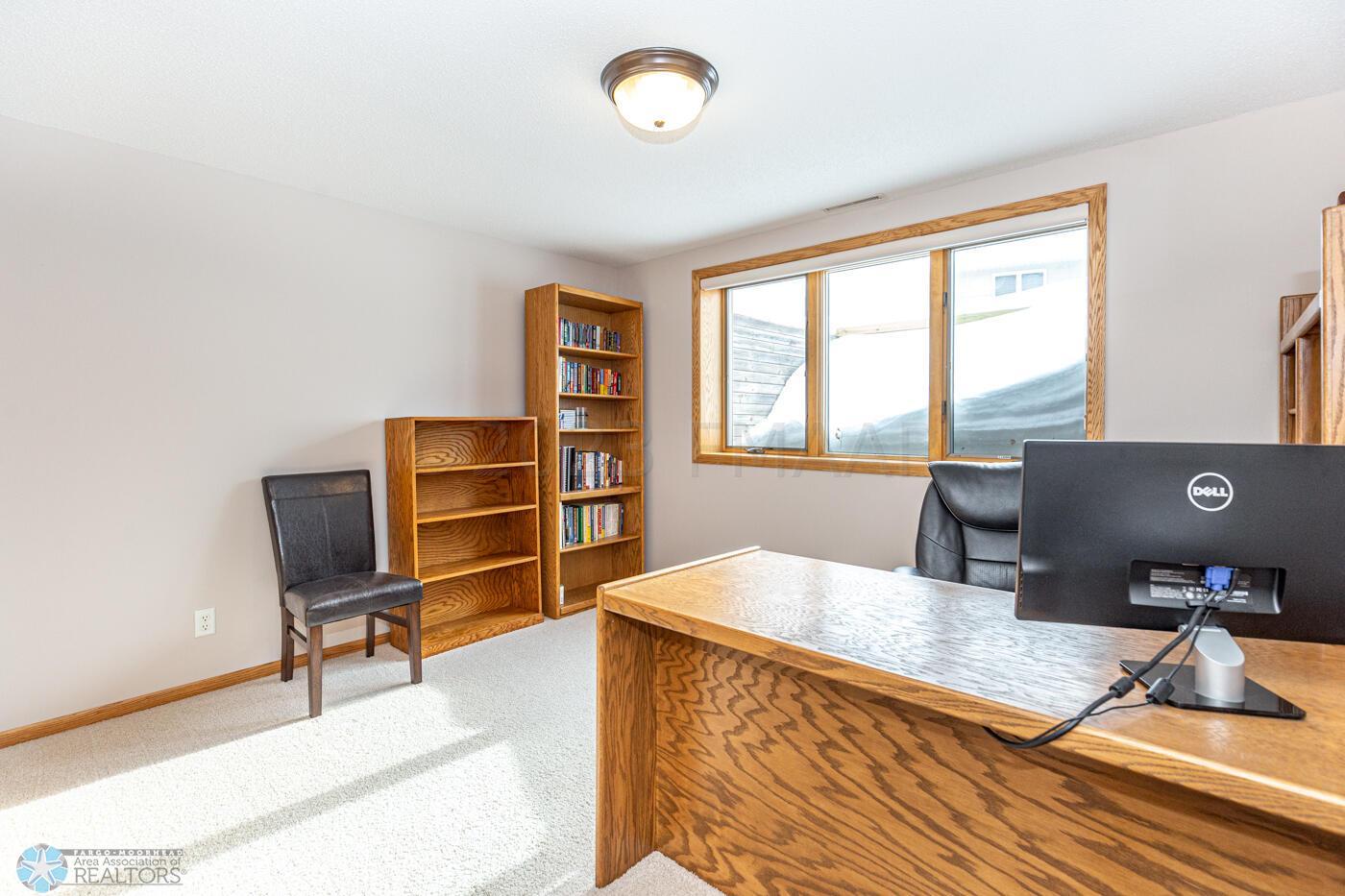 Bedroom/Office