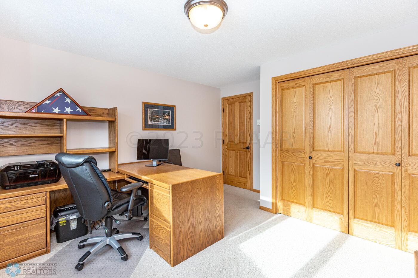 Bedroom/Office