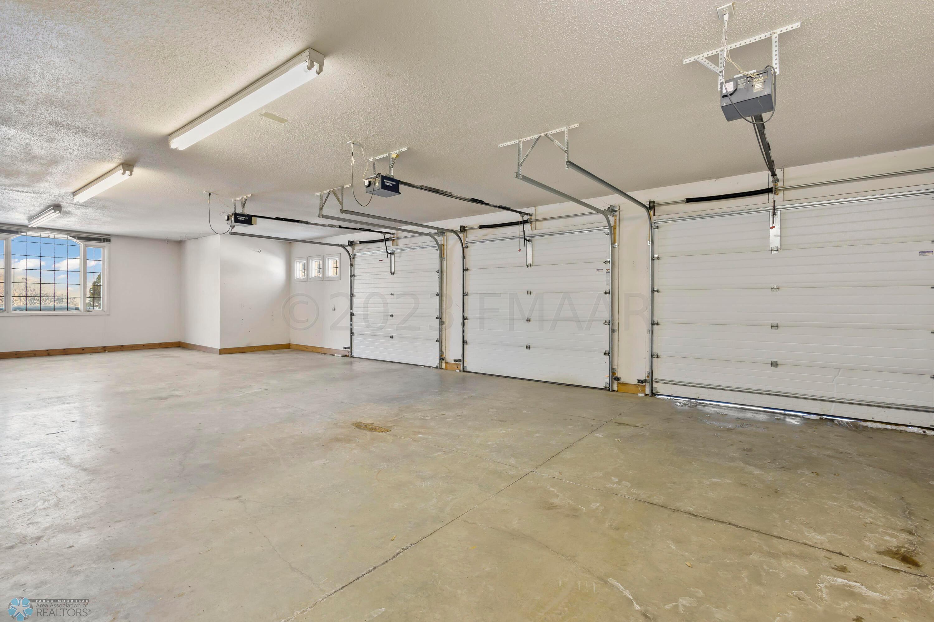 4 Stall Garage