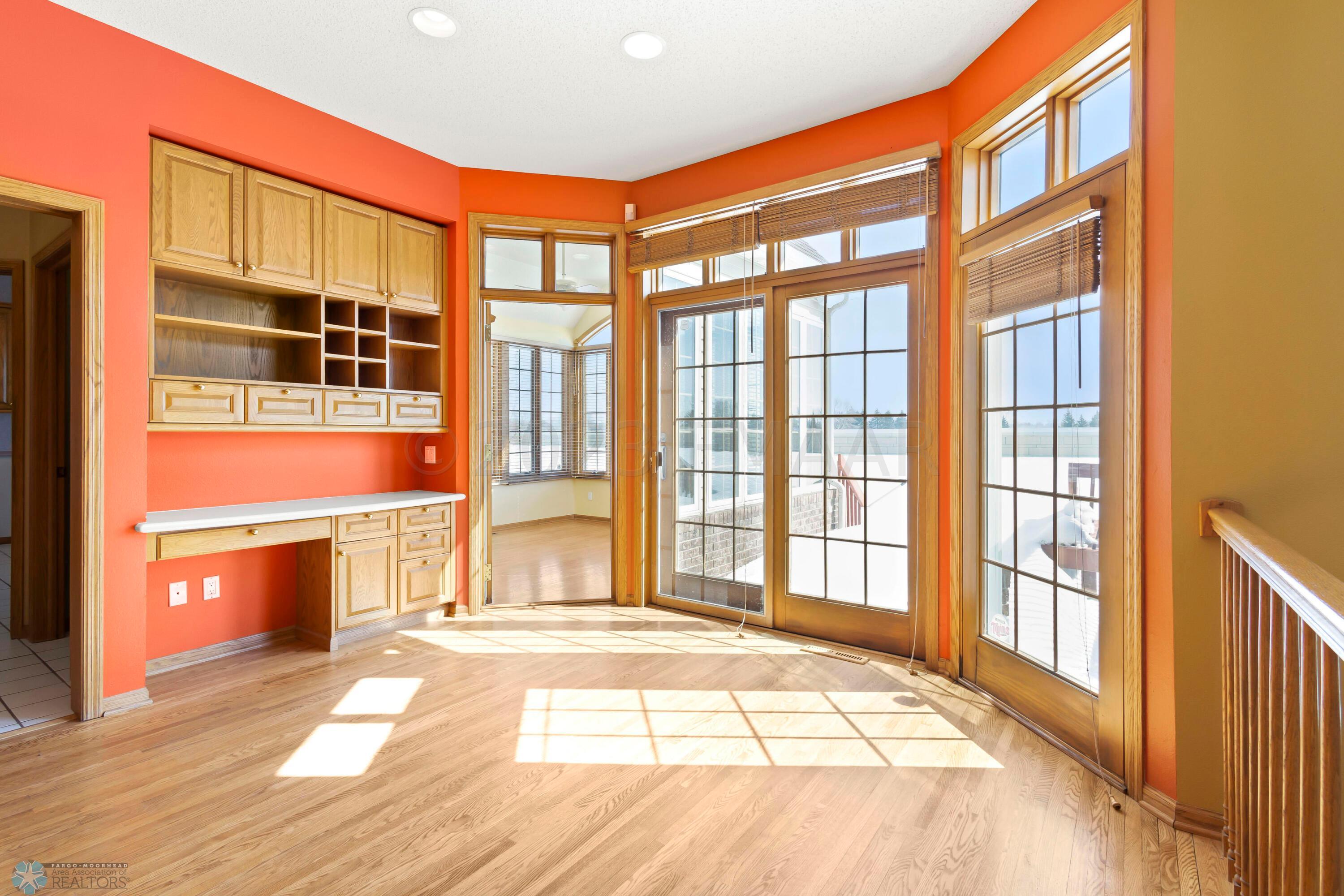 Eat In Kitchen