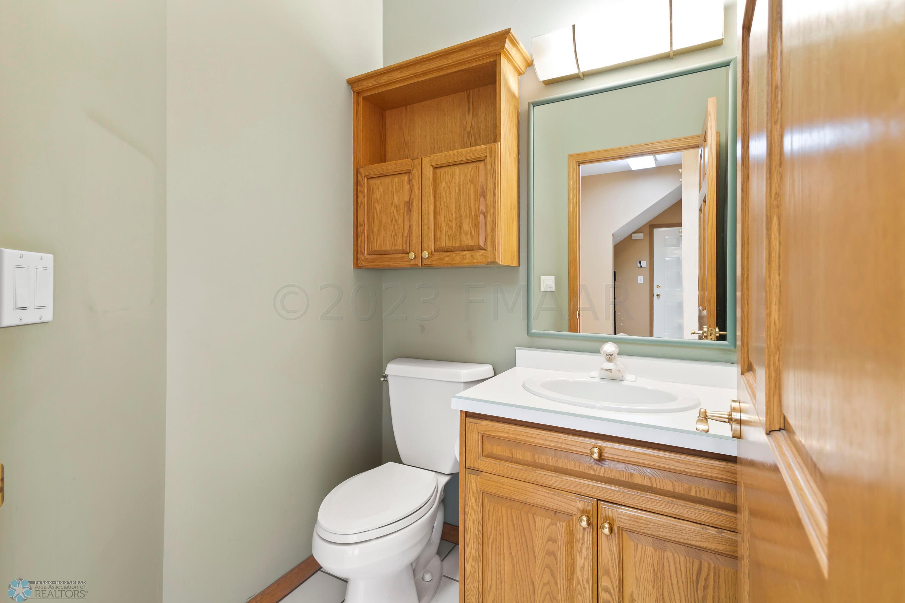 Main 1/2 Bath