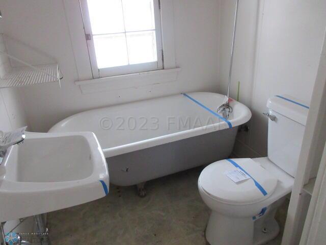 Upper Full Bathroom