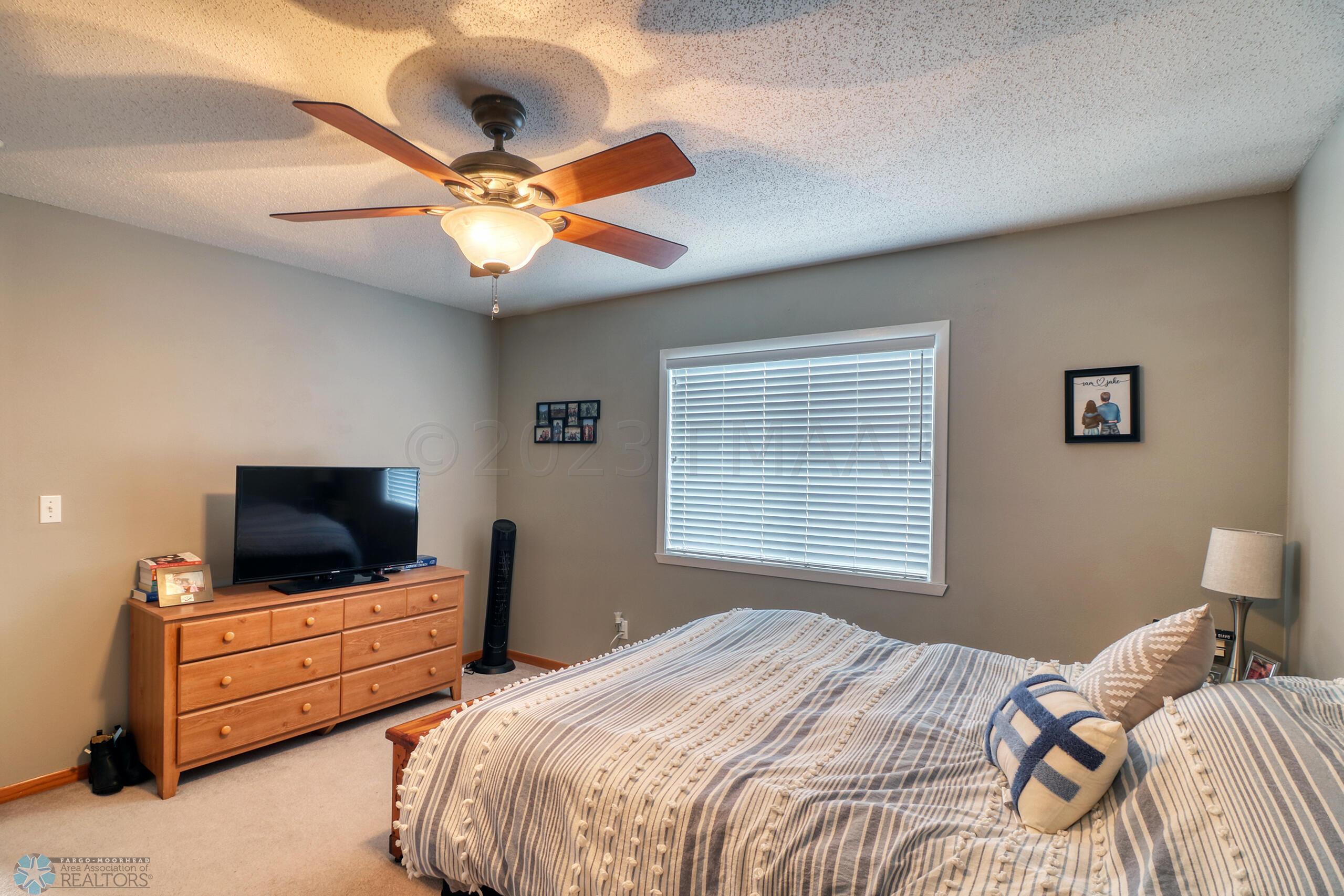 Master Bedroom1_2