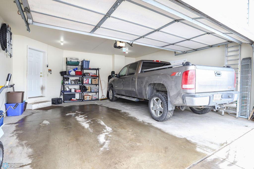 Garage fits full size pickup