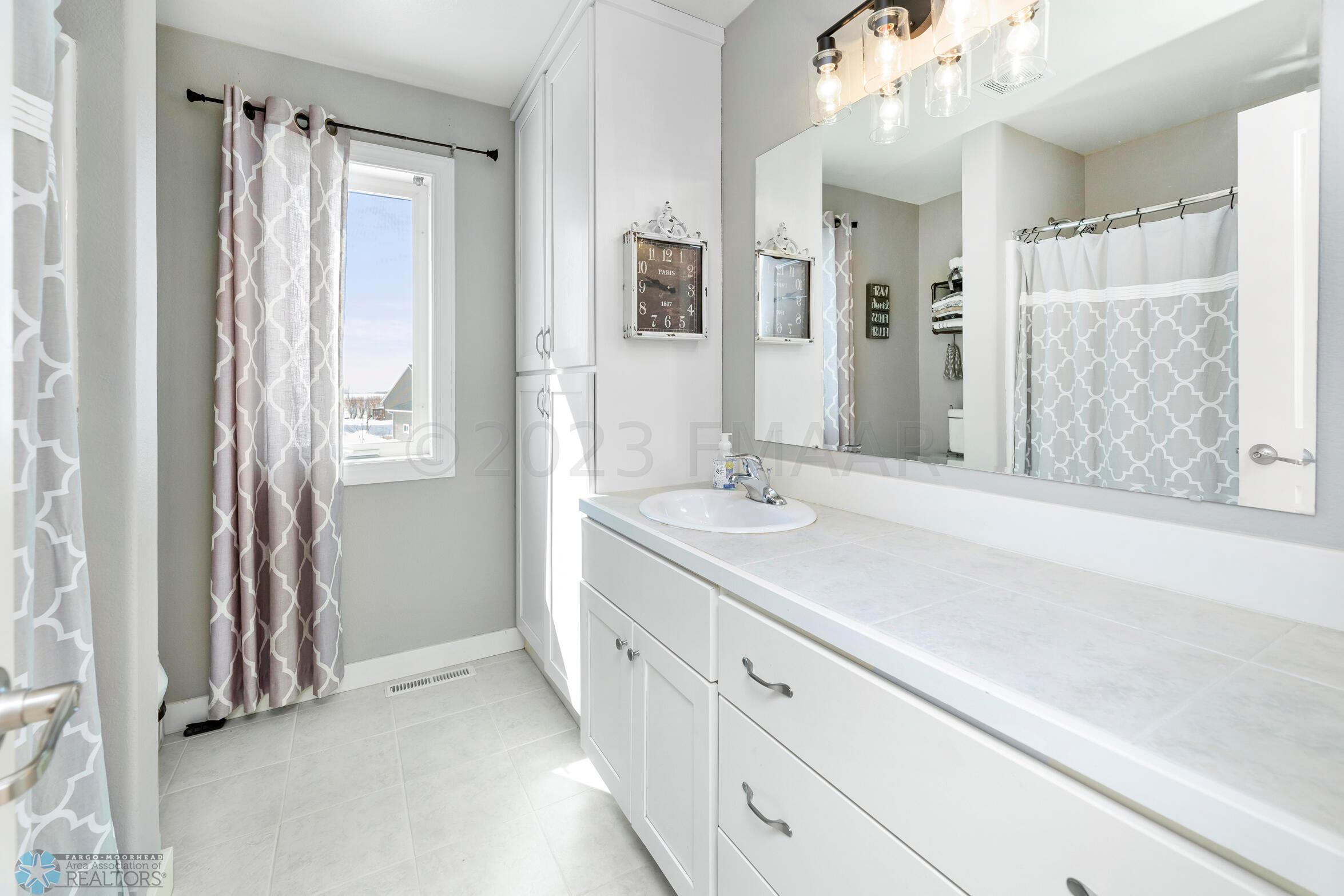 Guest Bath 2
