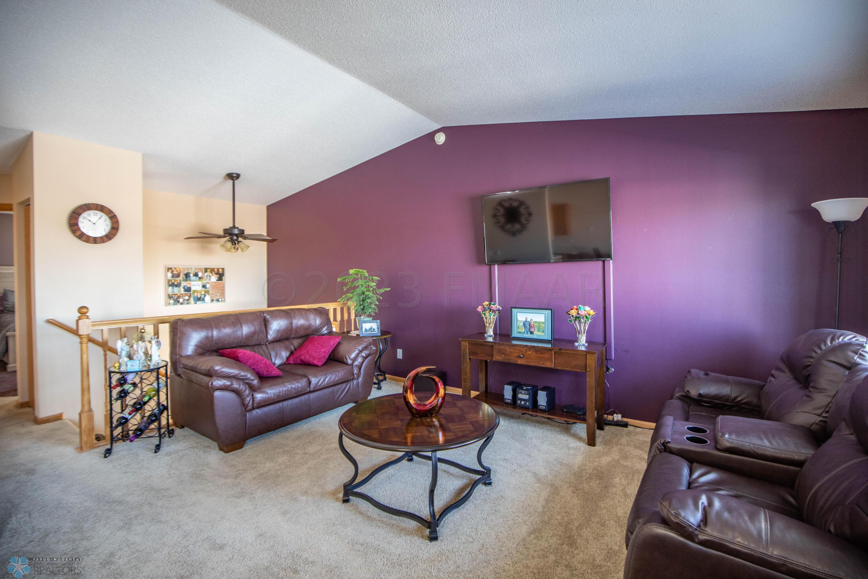 1995 52nd St S, Fargo