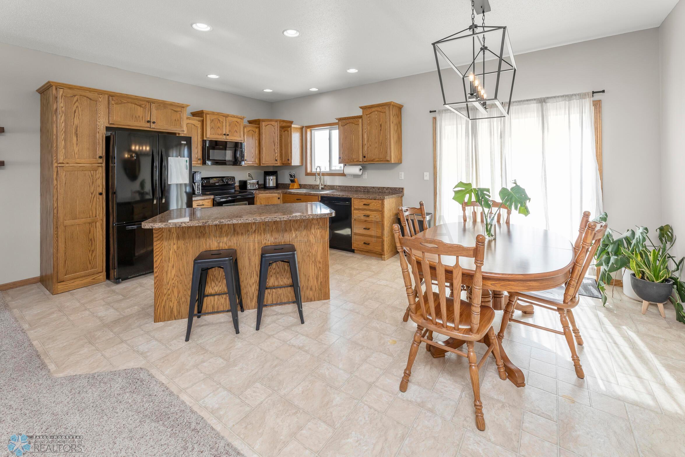 Kitchen/Dining
