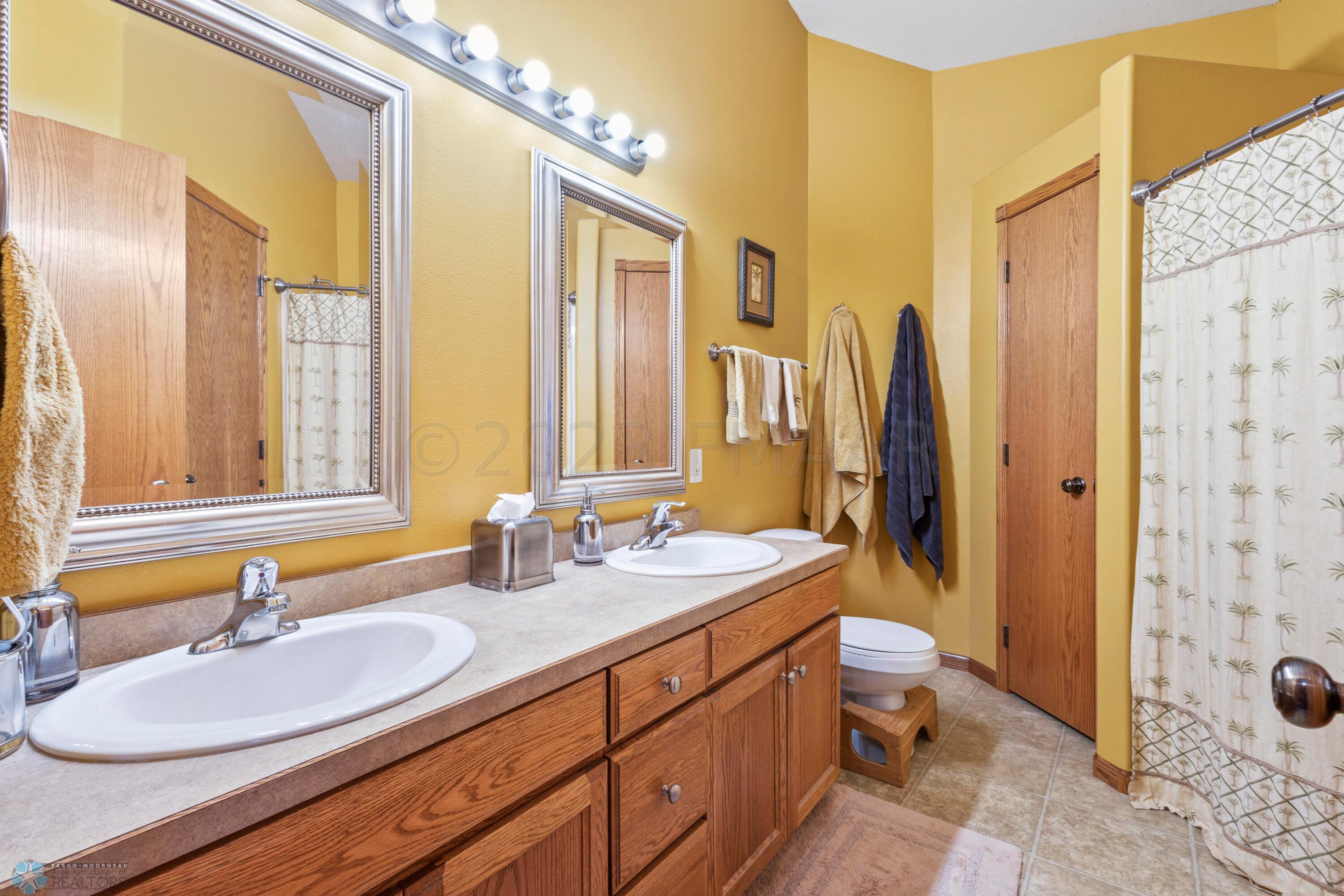 Hollywood Bathroom