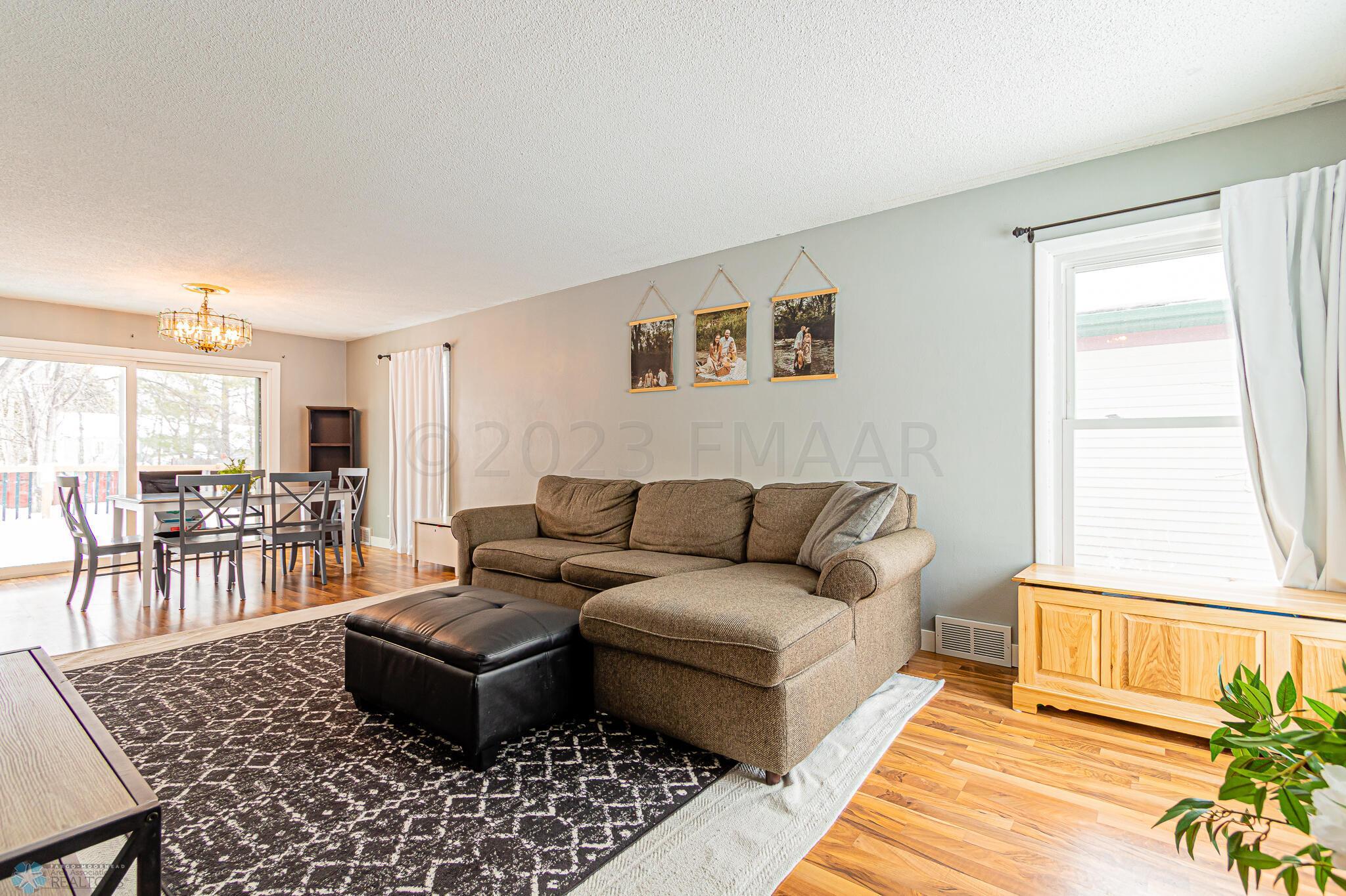 208 15th St S, Moorhead, MN 56560-33